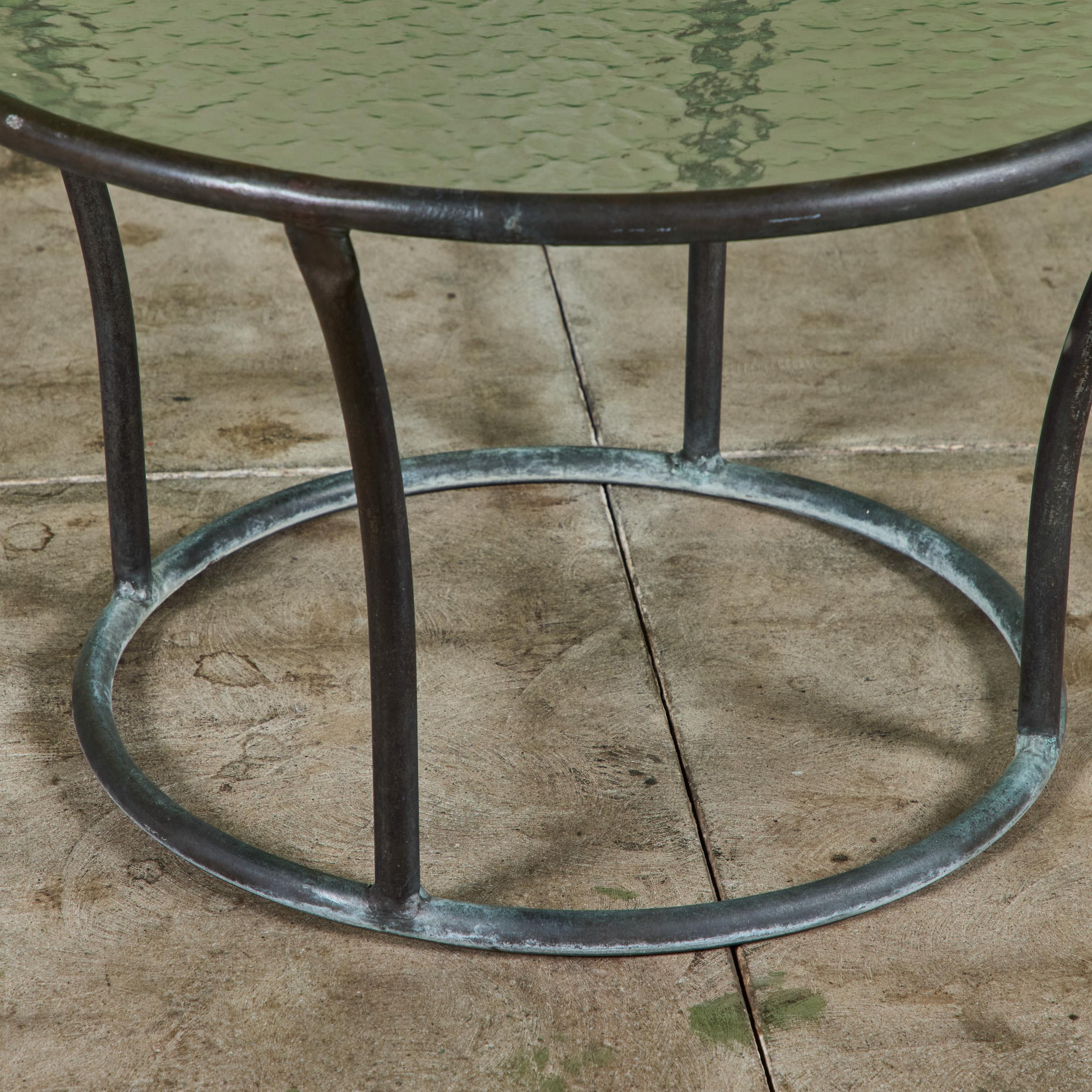Table d'appoint de patio en bronze Kipp Stewart pour Terra en vente 4