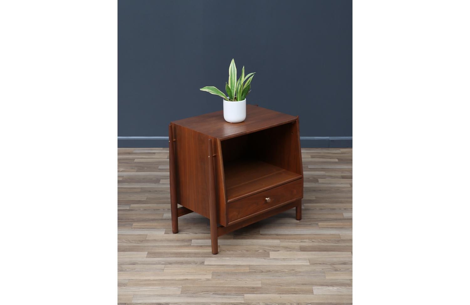 Mid-20th Century Expertly Restored - Kipp Stewart Floating Night Stands for Drexel