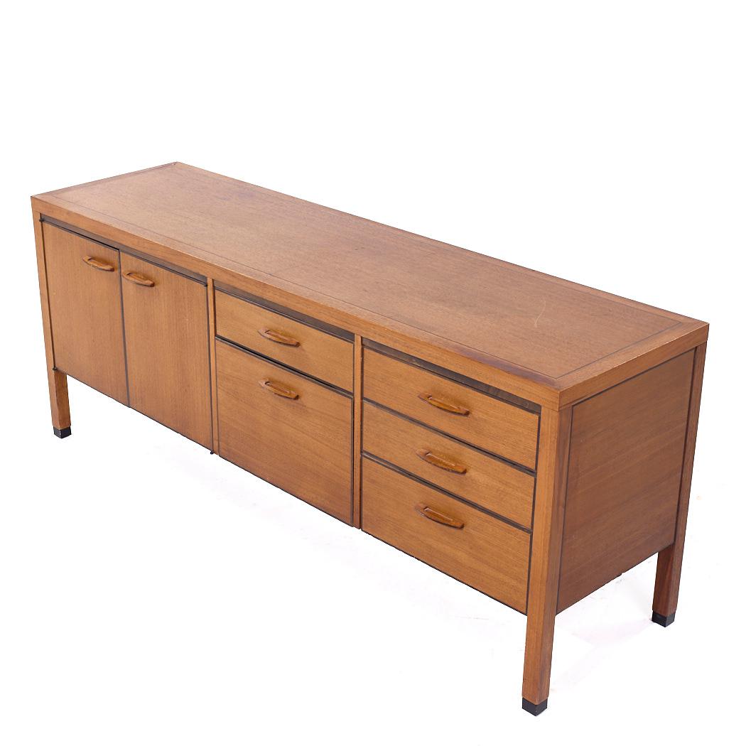 Late 20th Century Kipp Stewart for Calvin Furniture Directional Mid Century Walnut Banded Credenza For Sale