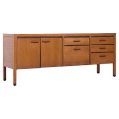 Kipp Stewart for Calvin Furniture Directional Mid Century Walnut Banded Credenza (Crédence à bandes en noyer du milieu du siècle)