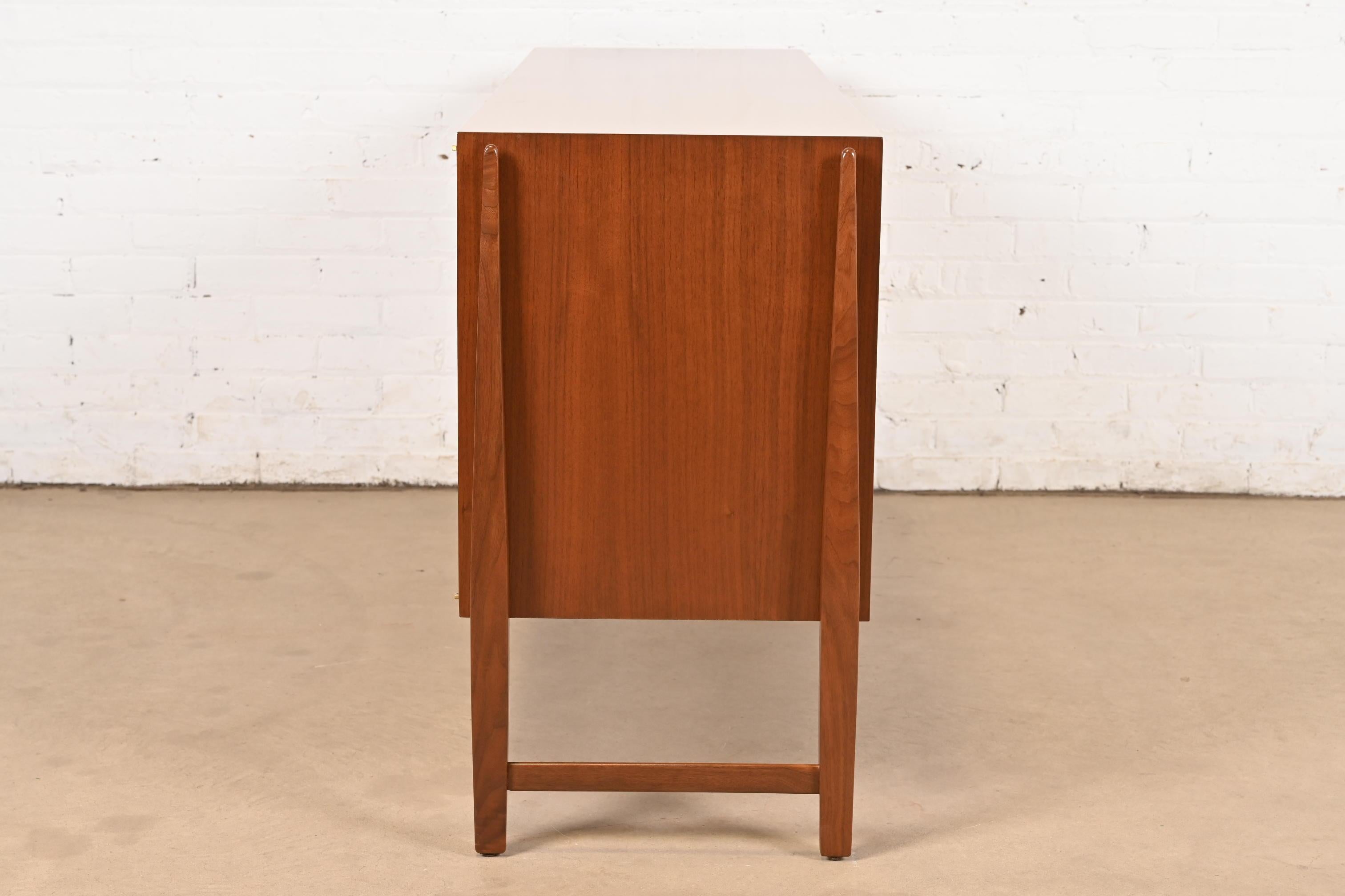Kipp Stewart for Calvin Furniture Mid-Century Sideboard Credenza, Refinished For Sale 4