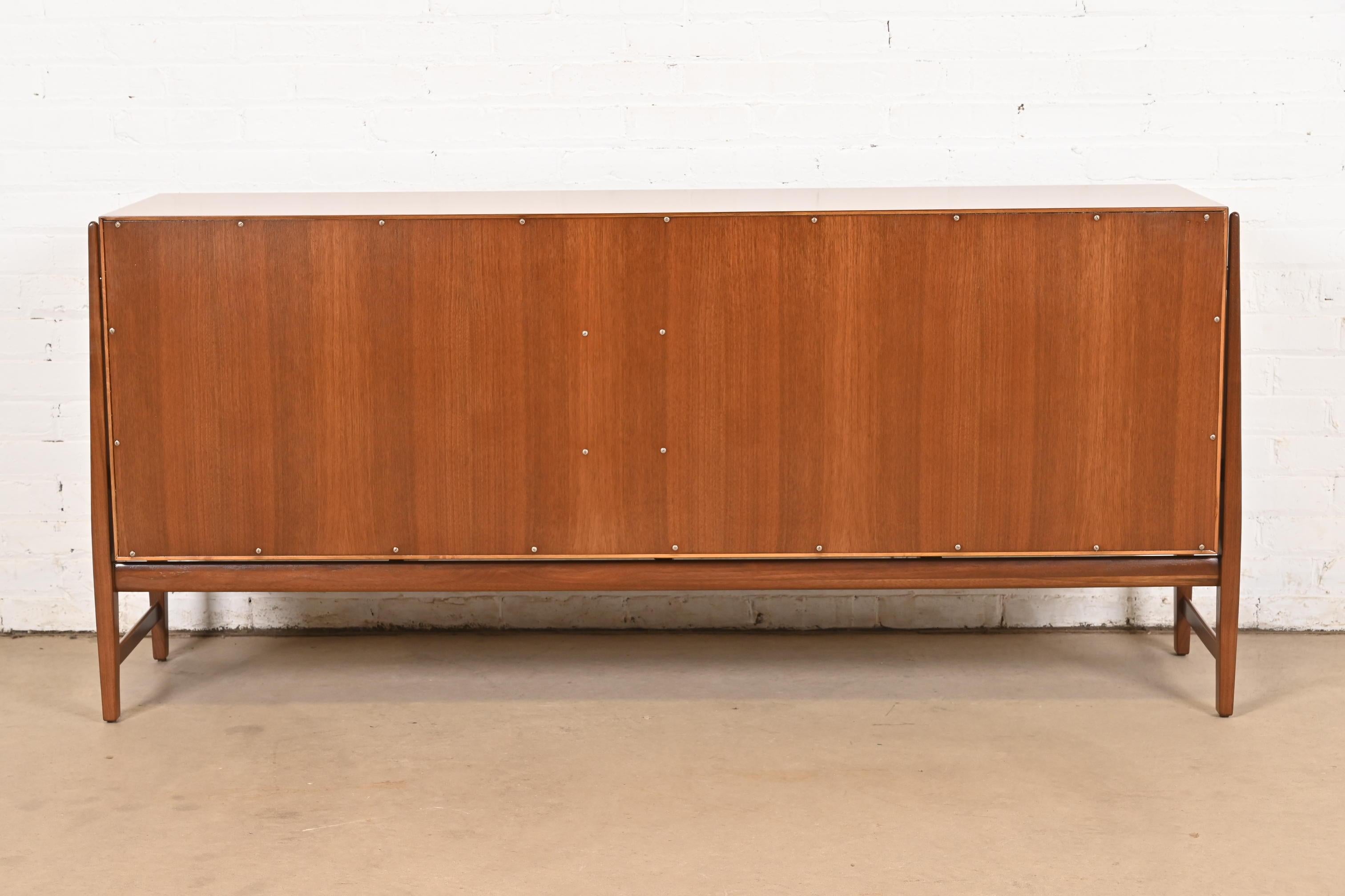 Kipp Stewart for Calvin Furniture Mid-Century Sideboard Credenza, Refinished For Sale 5