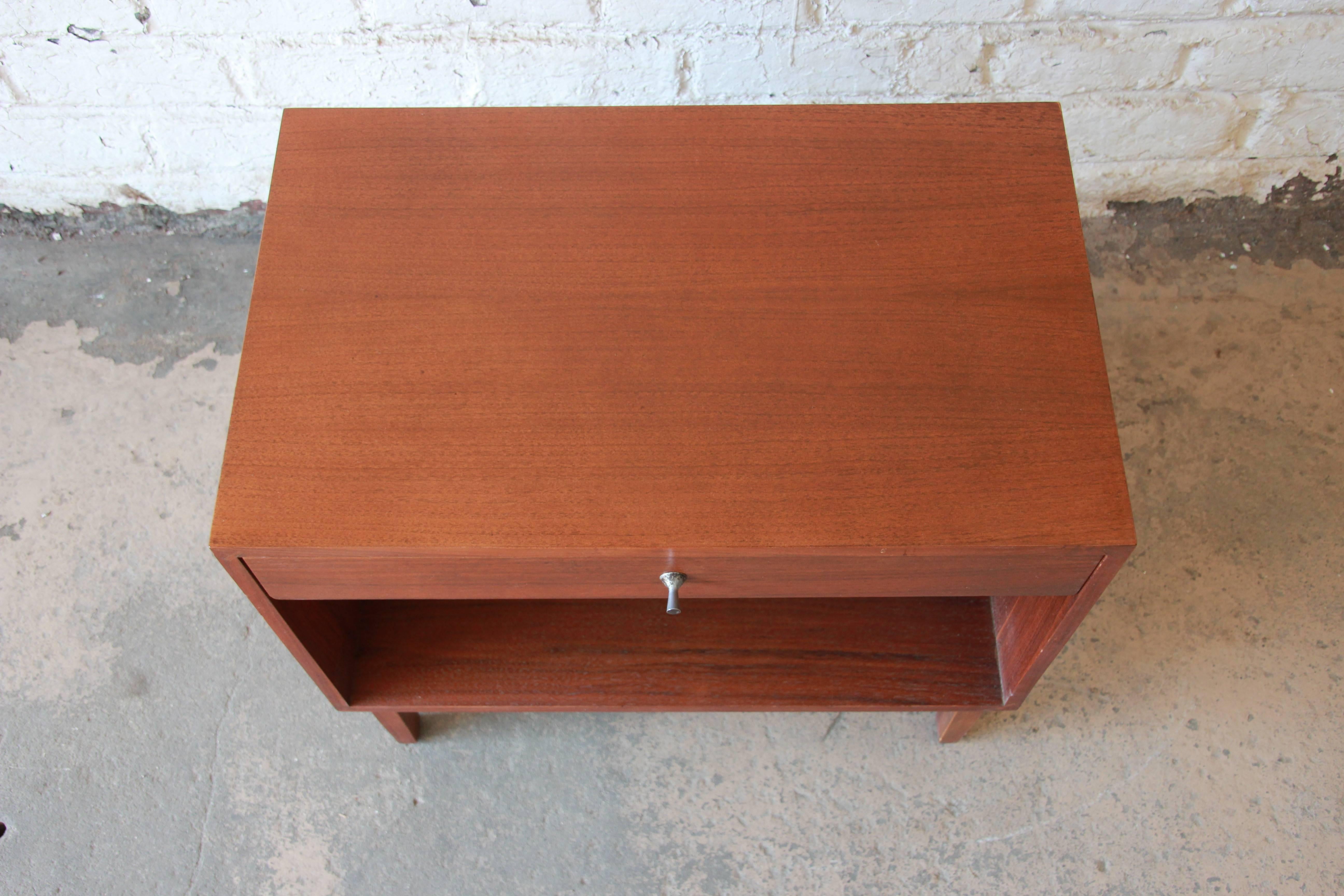 Kipp Stewart for Calvin Mid-Century Modern Walnut Nightstand, 1950s 1