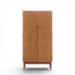 Kipp Stewart für Calvin Mid Century Nussbaum und Cane Front Cabinet Armoire