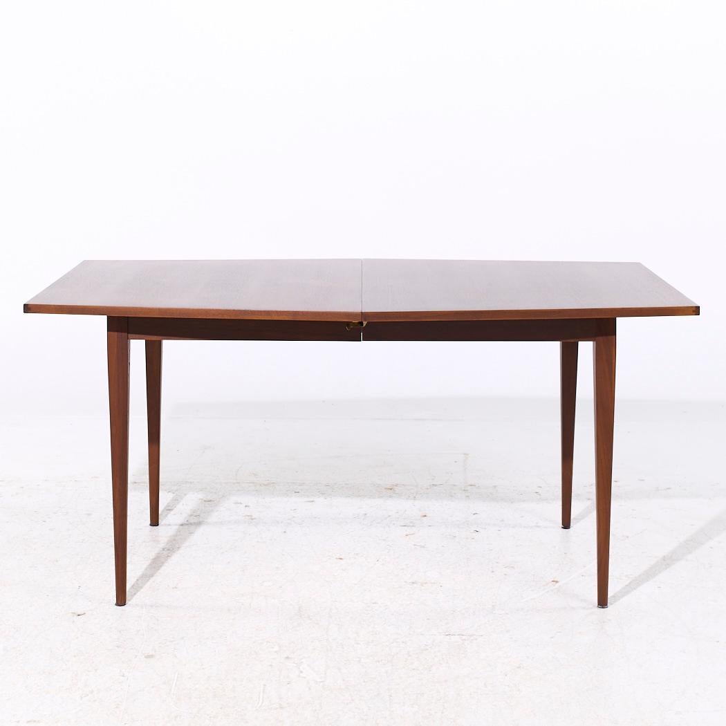 Late 20th Century Kipp Stewart for Calvin Mid Century Walnut Expanding Dining Table with 1 Leaf For Sale