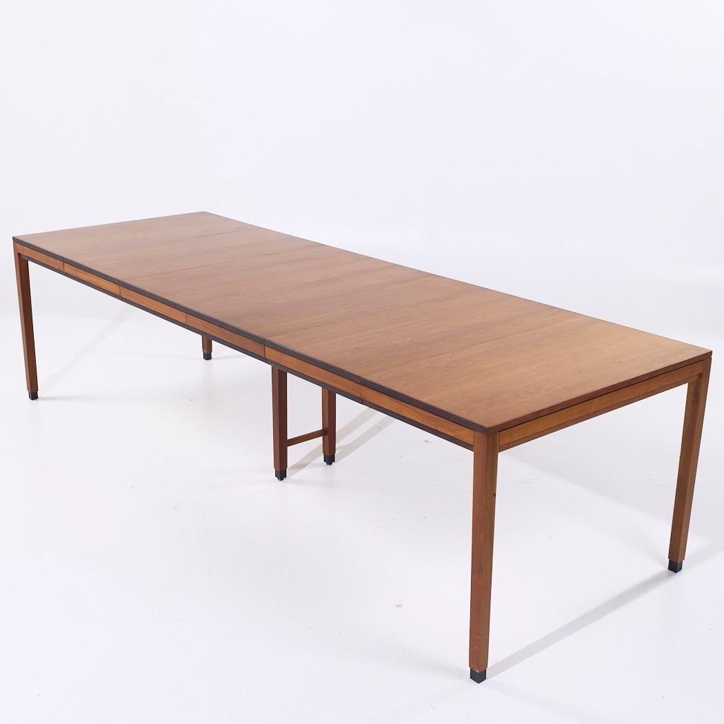 Kipp Stewart for Directional Style Walnut Parsons Expanding Table with 4 Leaves For Sale 13