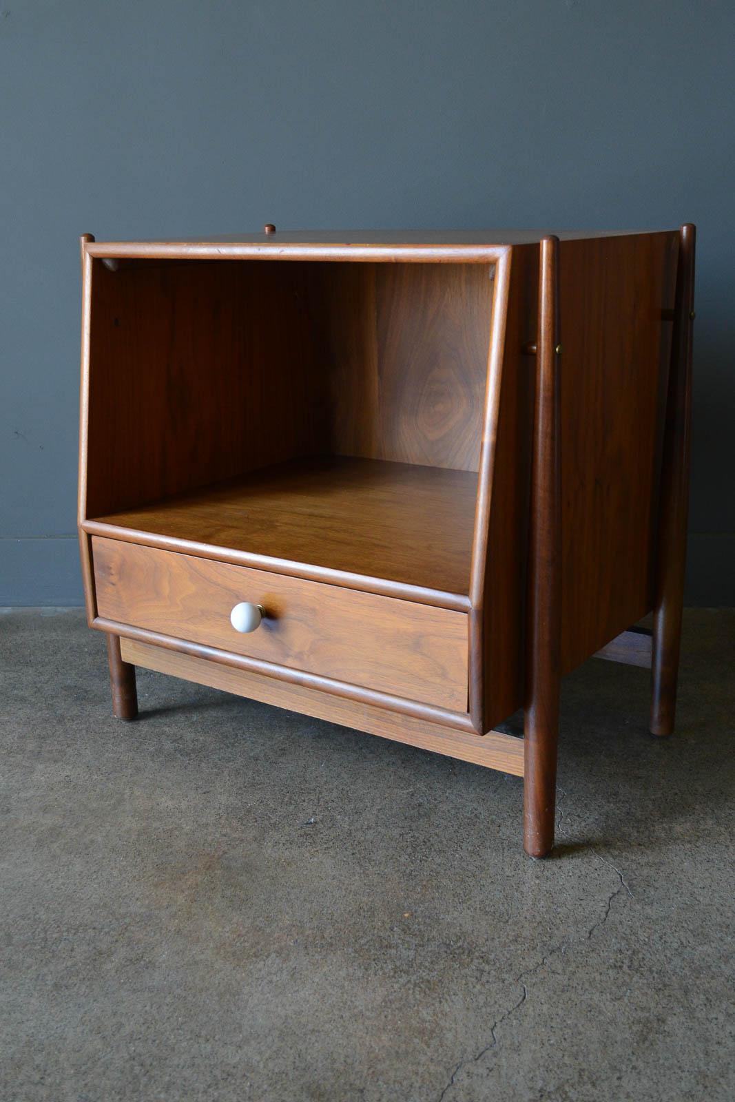 Kipp Stewart for Drexel Declaration Floating Nightstand or End Table, ca. 1965. Single nightstand in good vintage condition. This piece has not been restored. Has some slight wear as shown but very usable as is. Beautiful floating frame design with