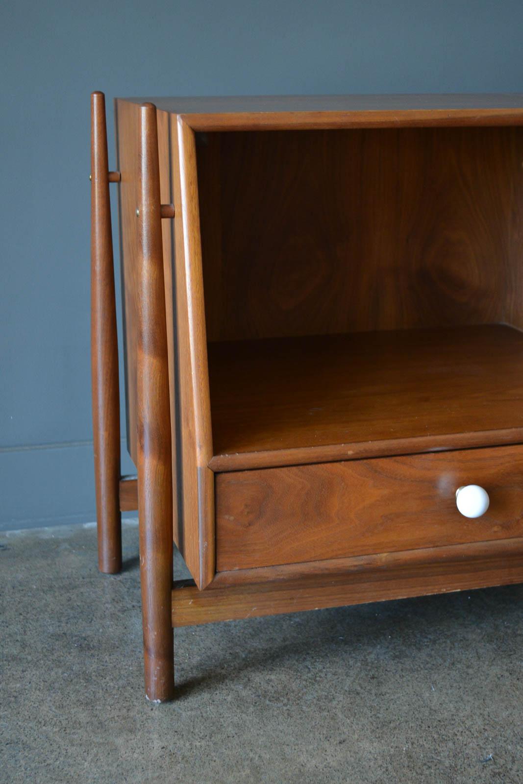 Kipp Stewart for Drexel Declaration Floating Nightstand or End Table, ca. 1965 1