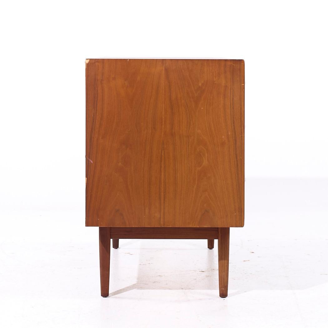 Americano Kipp Stewart per Drexel Declaration Mid Century 6 Drawer Walnut Lowboy Dresser in vendita