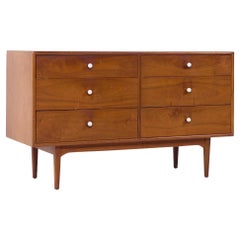 Kipp Stewart for Drexel Declaration Mid Century 6 Drawer Walnut Lowboy Dresser (commode basse en noyer)