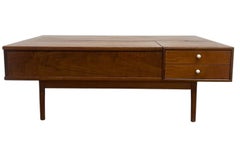 Kipp Stewart pour Drexel Declaration Table basse moderne du milieu du siècle.