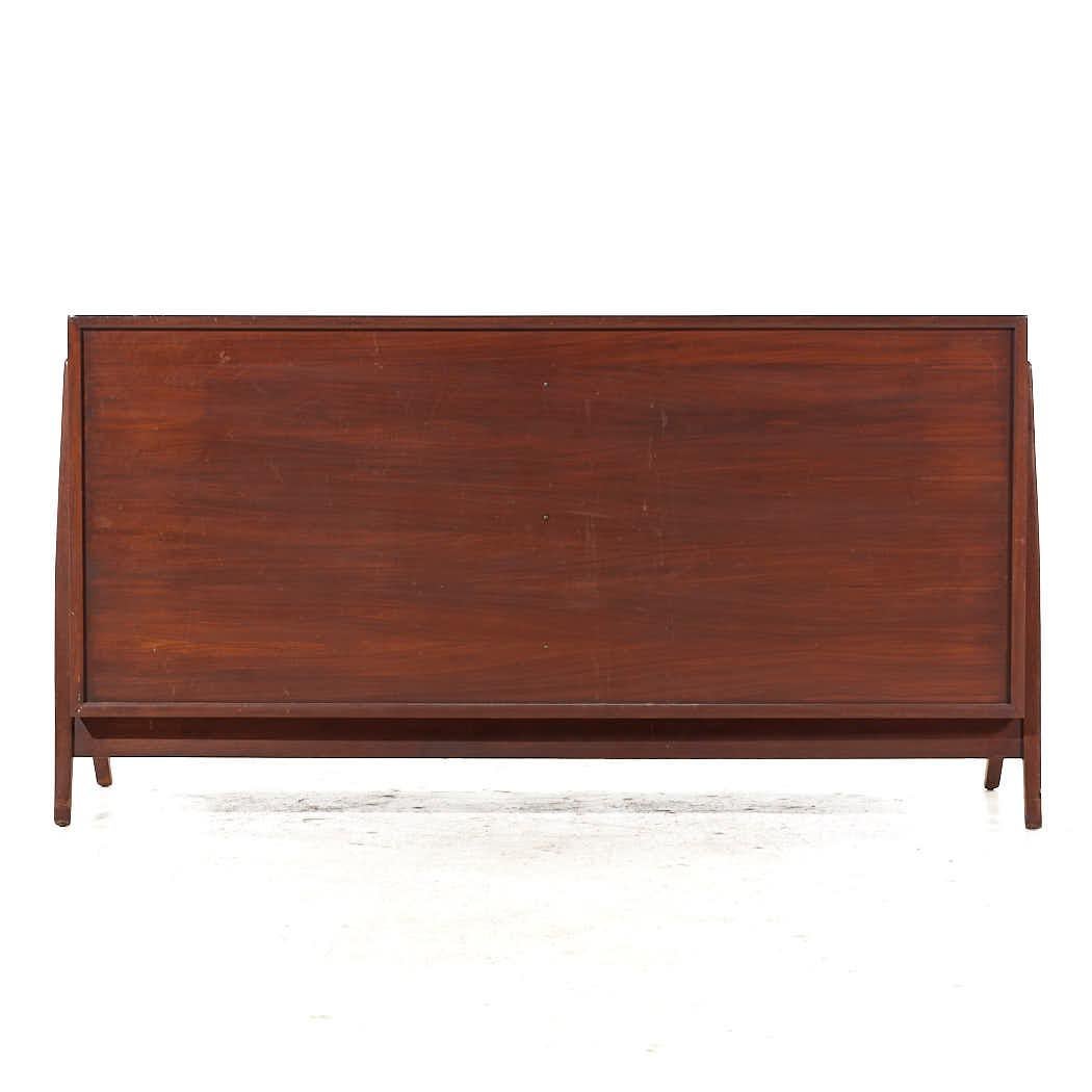 Kipp Stewart for Drexel Declaration Mid Century Walnut Bookcase In Good Condition For Sale In Countryside, IL