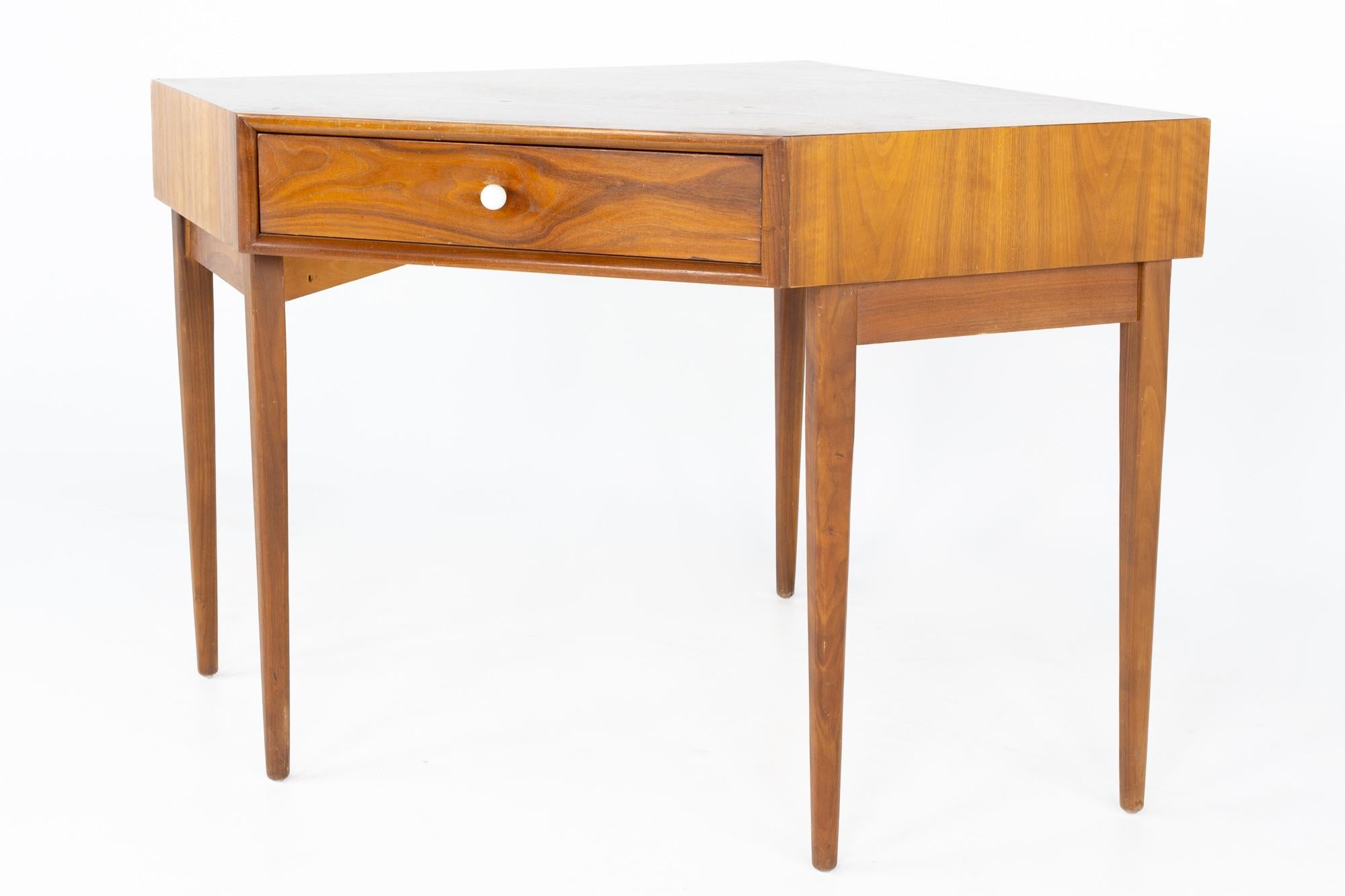 scrivania angolare vintage