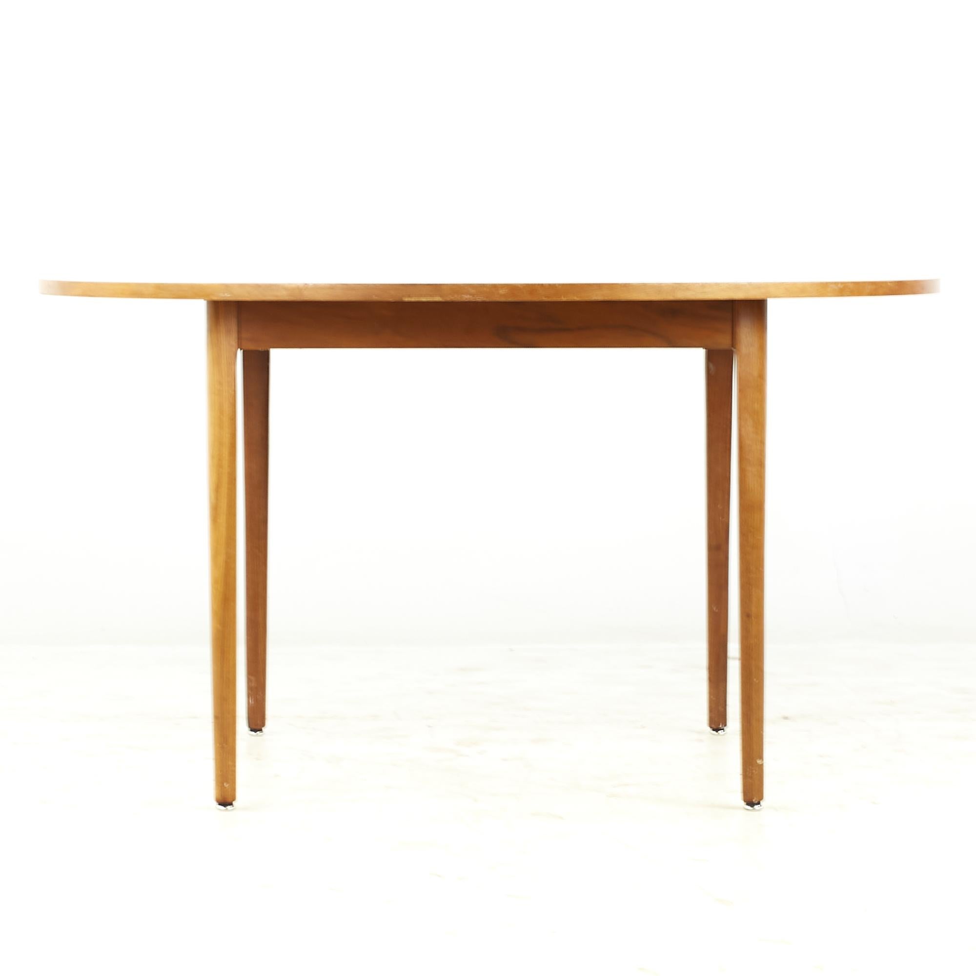 Kipp Stewart for Drexel Declaration Midcentury Walnut Dining Table In Good Condition For Sale In Countryside, IL