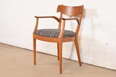 Kipp Stewart per Drexel Declaration Poltrona in noce scolpito