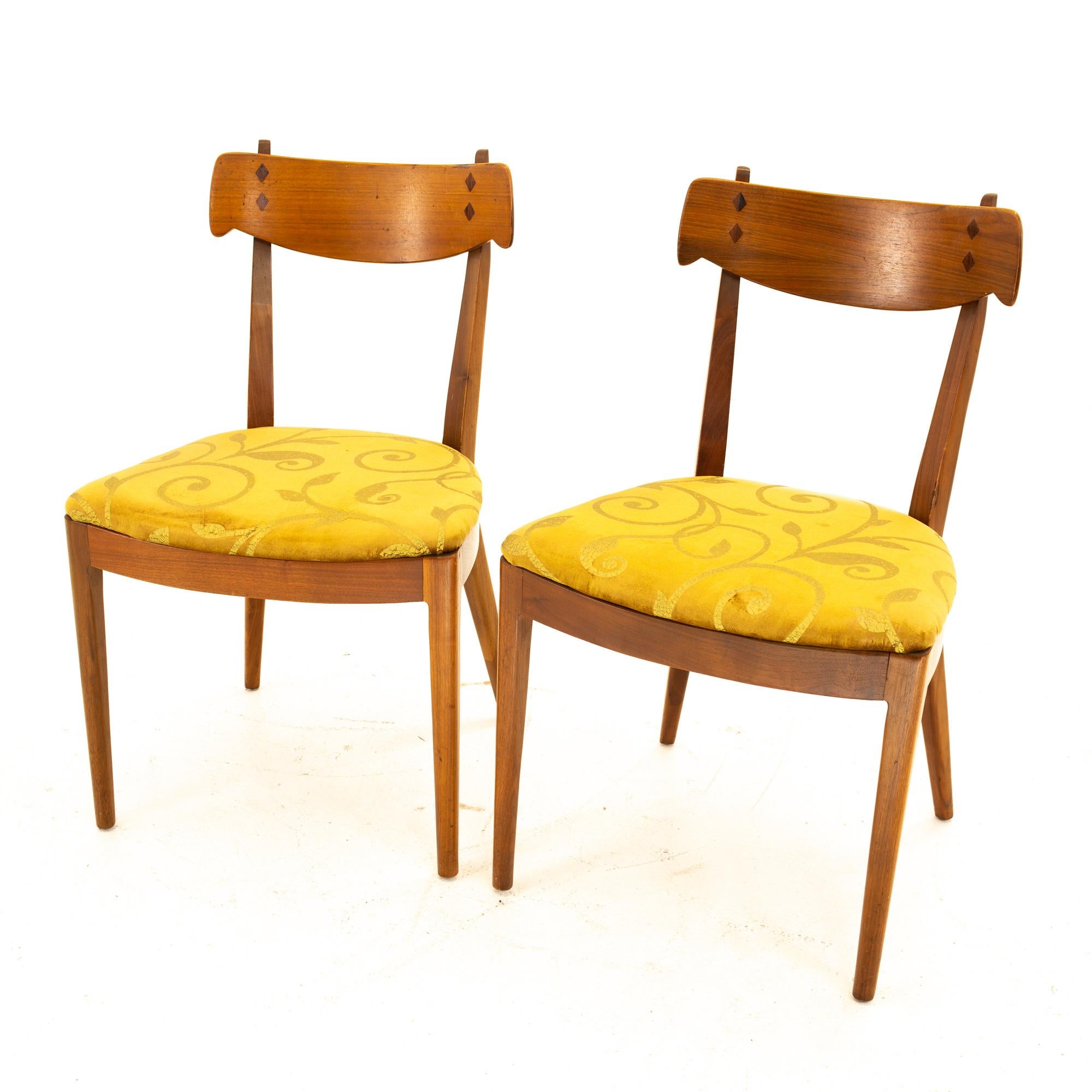 Kipp Stewart for Drexel Mid Century Walnut Dining Chairs, Set of 4 In Good Condition In Countryside, IL