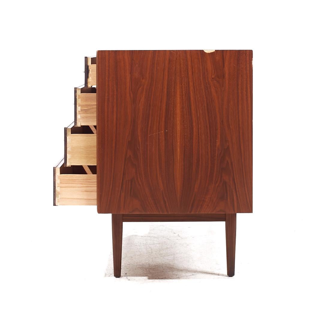 Kipp Stewart for Drexel Mid Century Walnut Lowboy Dresser In Good Condition For Sale In Countryside, IL