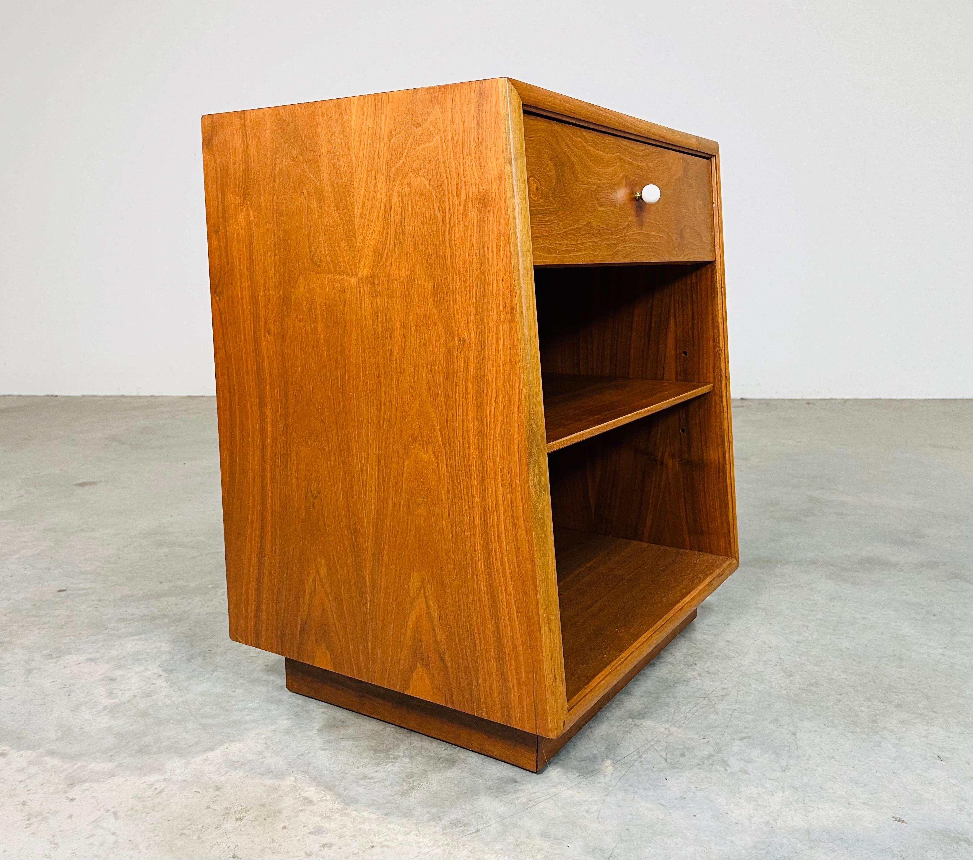 Kipp Stewart for Drexel Mid Century Walnut Nightstand In Excellent Condition In Southampton, NJ