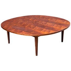 Kipp Stewart pour Drexel Table basse en marqueterie de noyer et de bois de rose