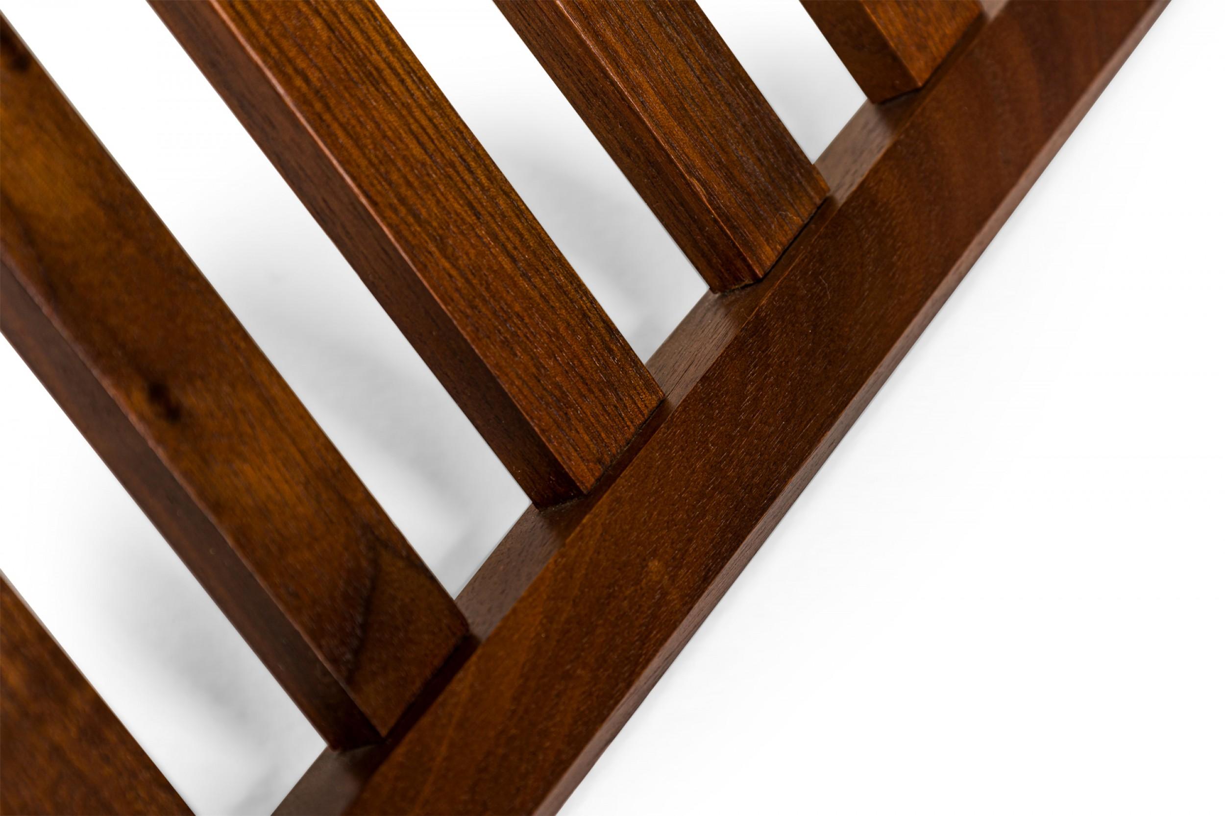 Kipp Stewart pour Drexel - Table d'appoint à plateau en bois à base en X en vente 3