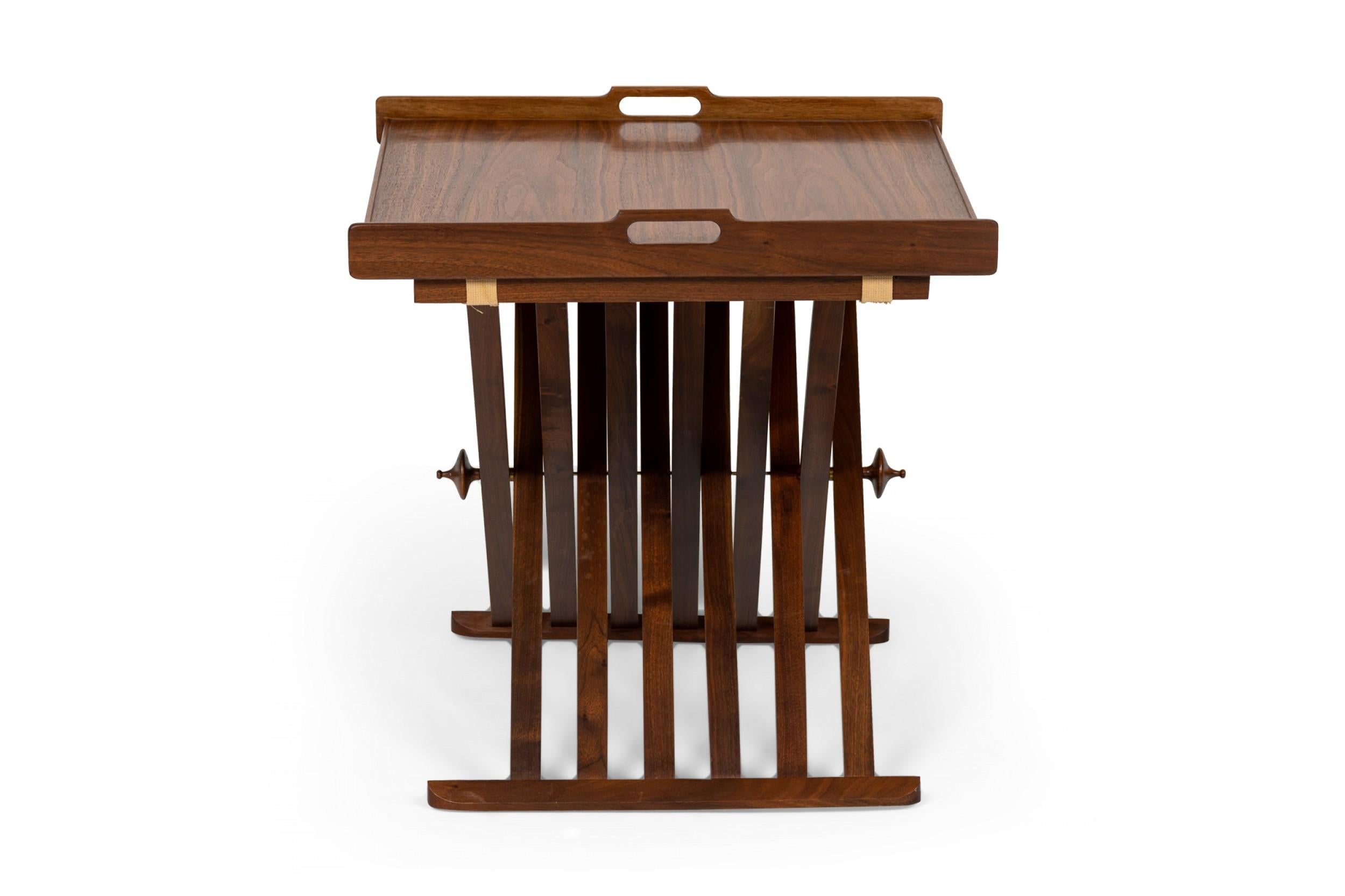 Mid-Century Modern Kipp Stewart pour Drexel - Table d'appoint à plateau en bois à base en X en vente