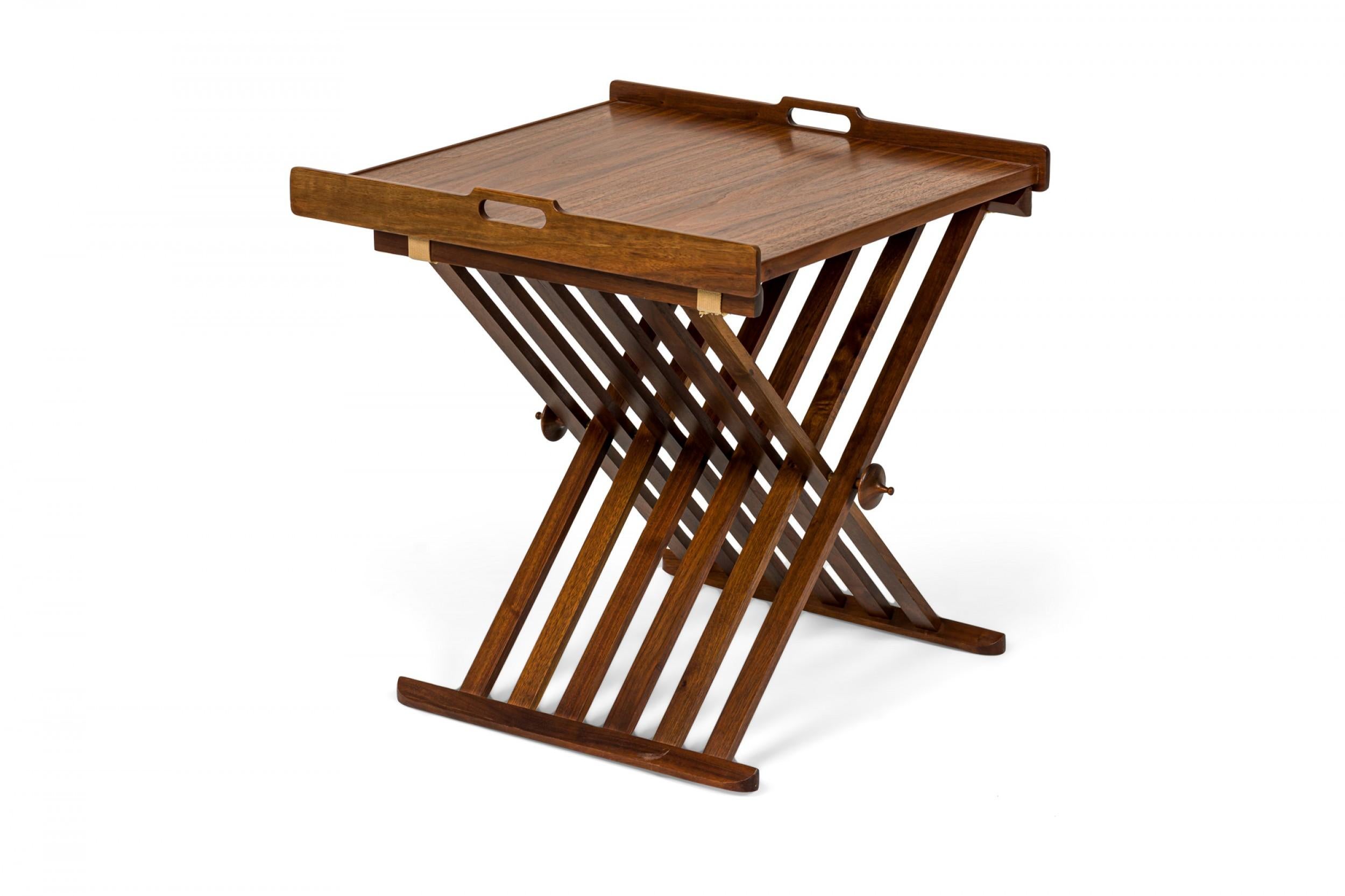 Américain Kipp Stewart pour Drexel - Table d'appoint à plateau en bois à base en X en vente
