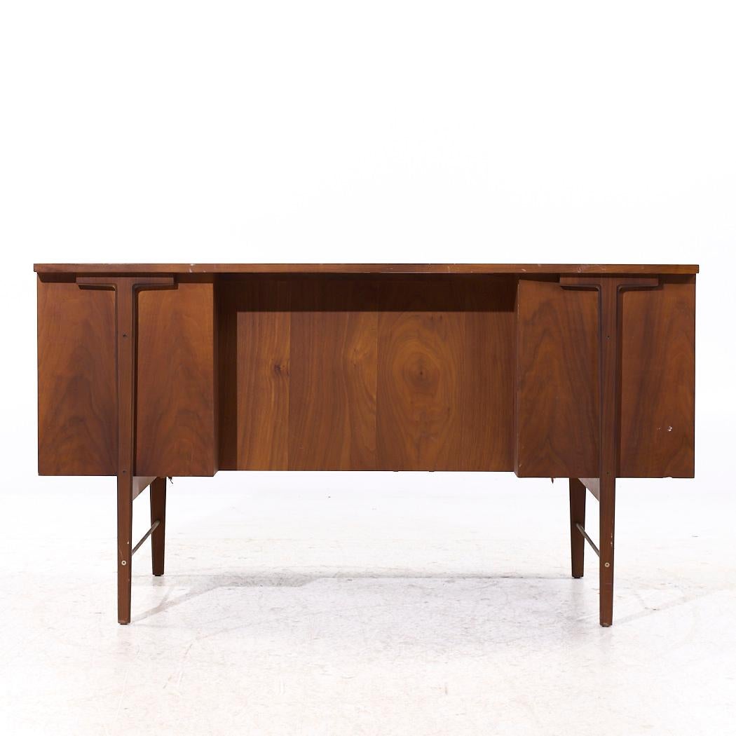 Bureau du milieu du siècle dernier de Kipp Stewart pour Glenn of California Bon état - En vente à Countryside, IL
