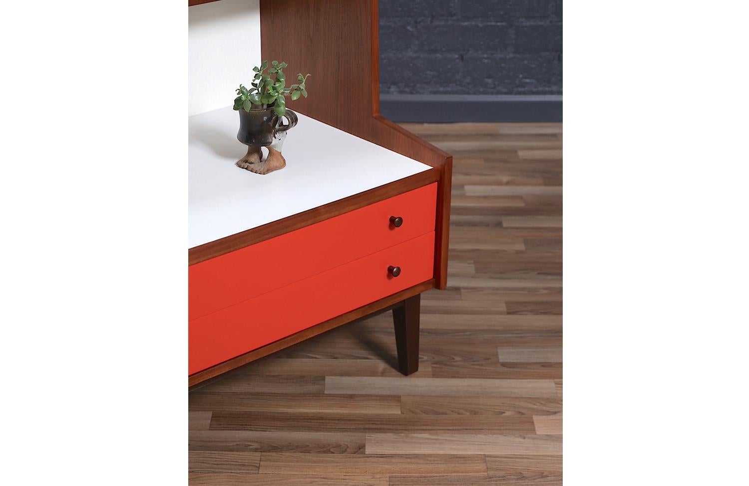 Kipp Stewart Lacquered & Walnut Bookshelf for Glenn of CA 6