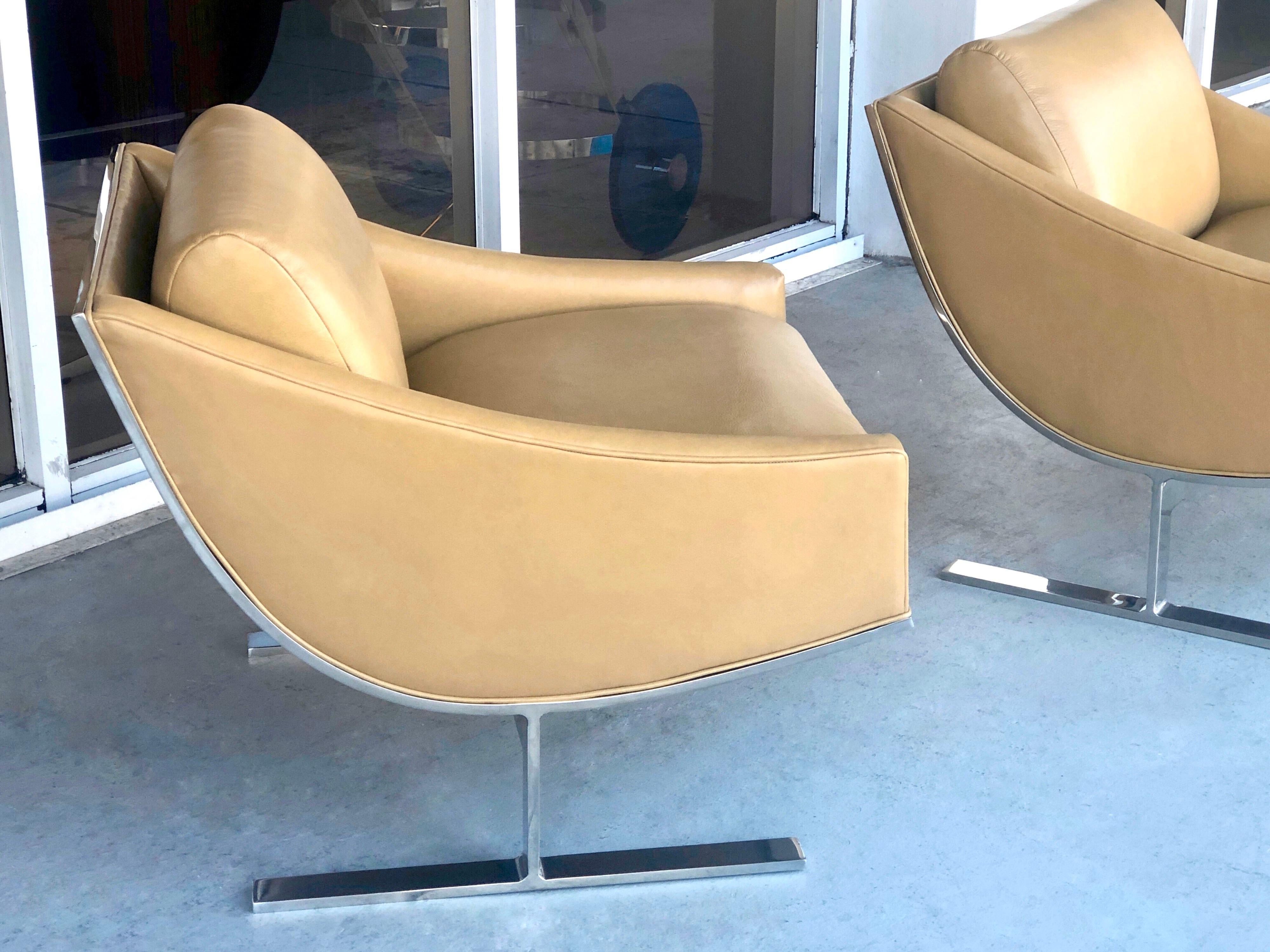 Kipp Stewart Pair of Stainless Steel and Camel Leather Lounge Chairs, 1960s In Good Condition In Miami, FL
