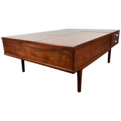 Kipp Stewart & Stewart Table basse MacDougall avec rangement:: Drexel