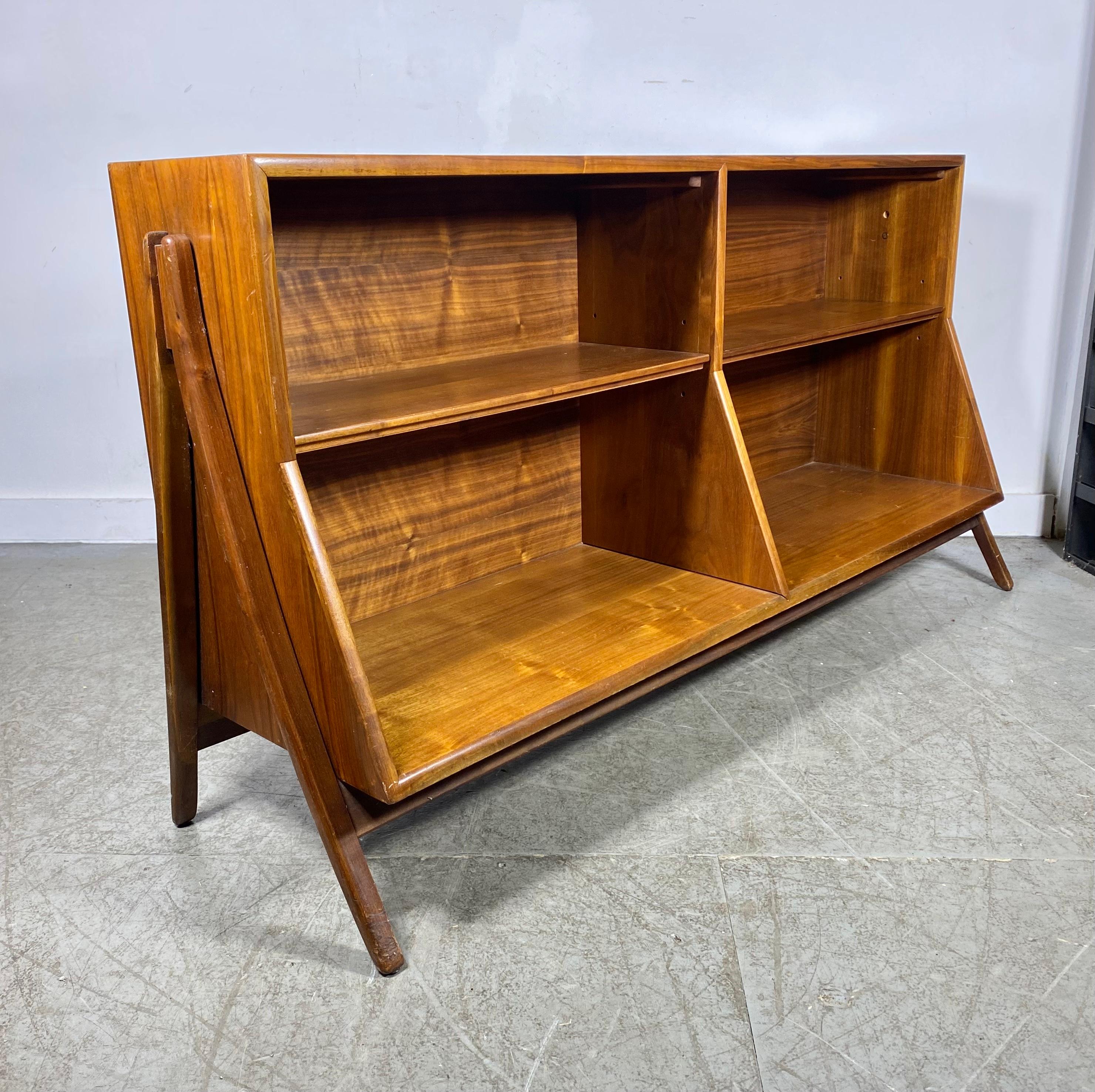 Kipp Stewart & Stewart McDougall For Drexel Walnut Bookcase, Classic Modernist In Good Condition For Sale In Buffalo, NY
