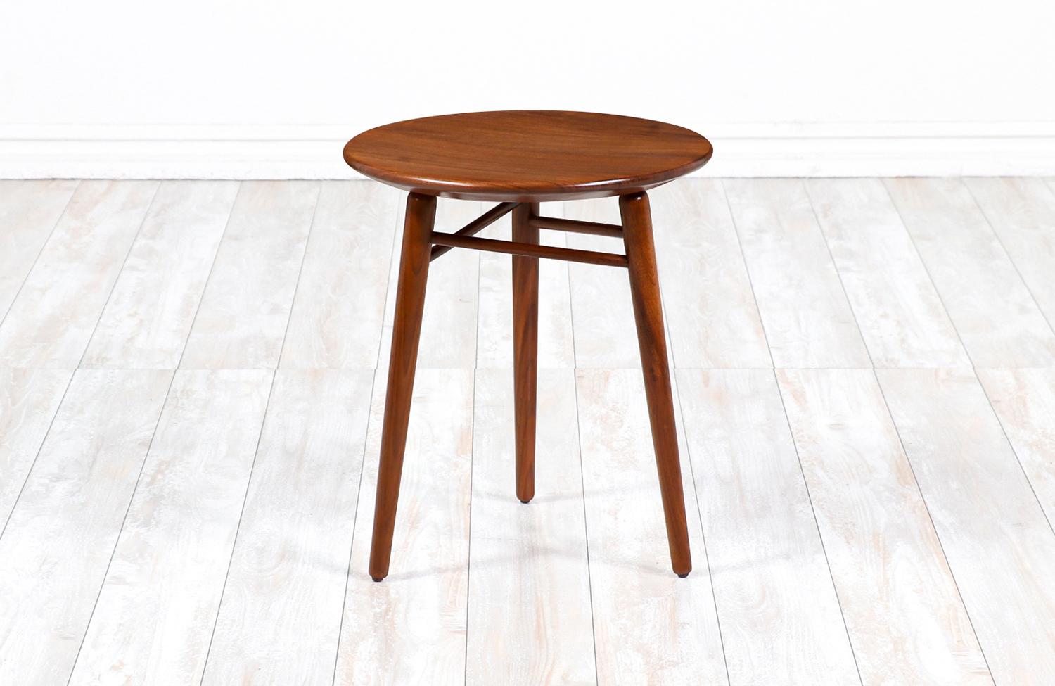 Kipp Stewart Tri-Leg Walnut Side Table for Winchendon Furniture In Excellent Condition In Los Angeles, CA