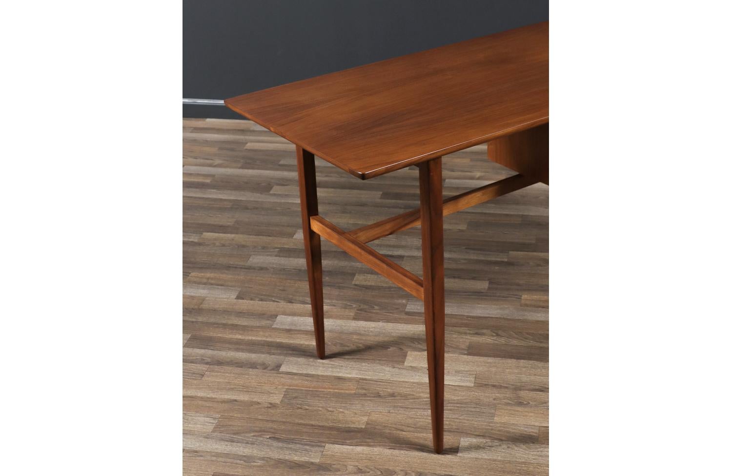 Kipp Stewart Writing Desk for Glenn of California en vente 3