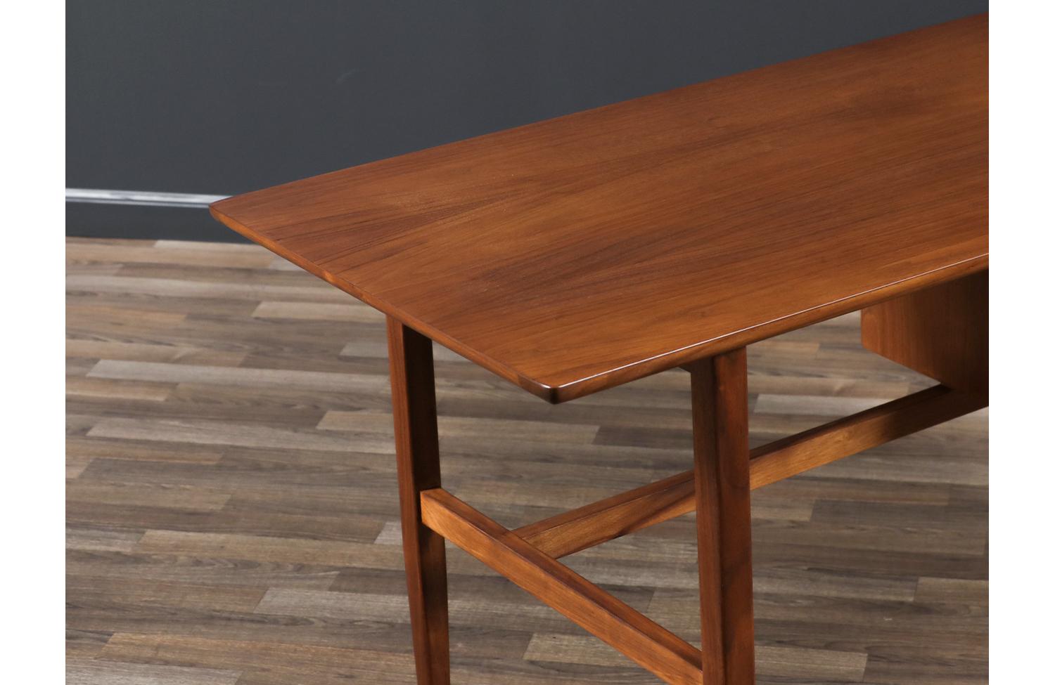 Kipp Stewart Writing Desk for Glenn of California en vente 4
