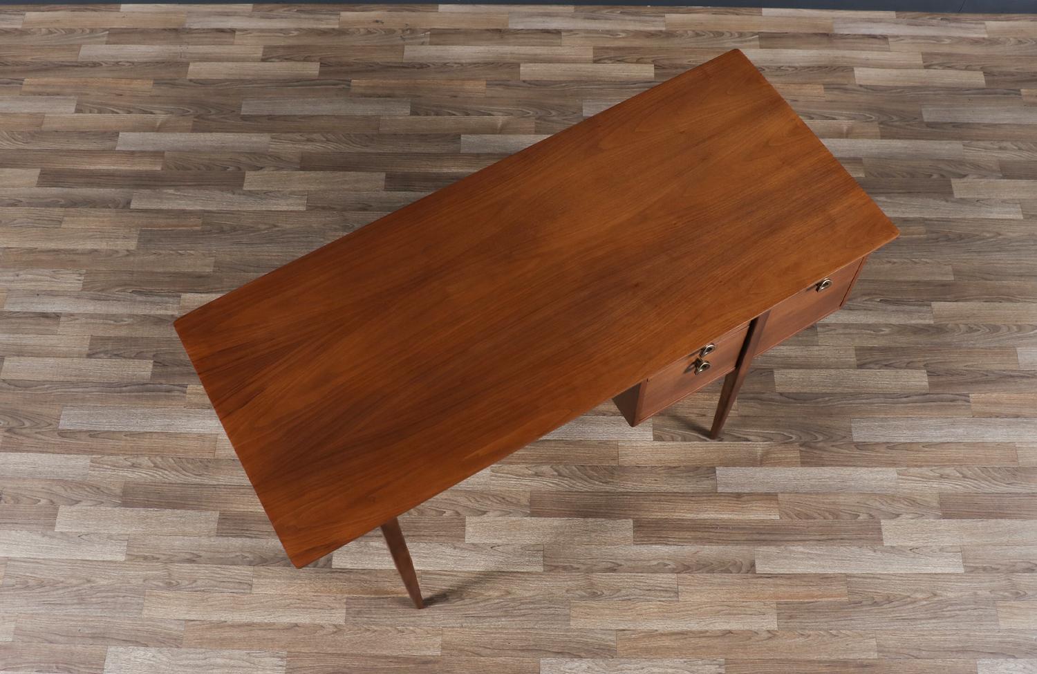 Kipp Stewart Writing Desk for Glenn of California en vente 6