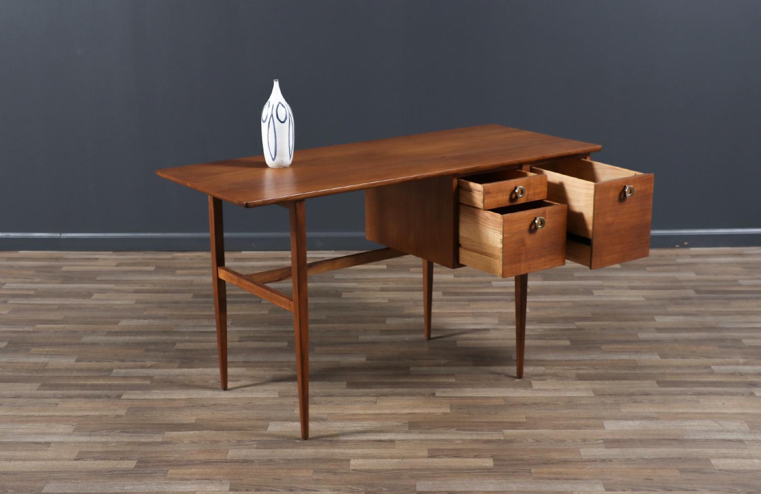 Mid-Century Modern Kipp Stewart Writing Desk for Glenn of California en vente