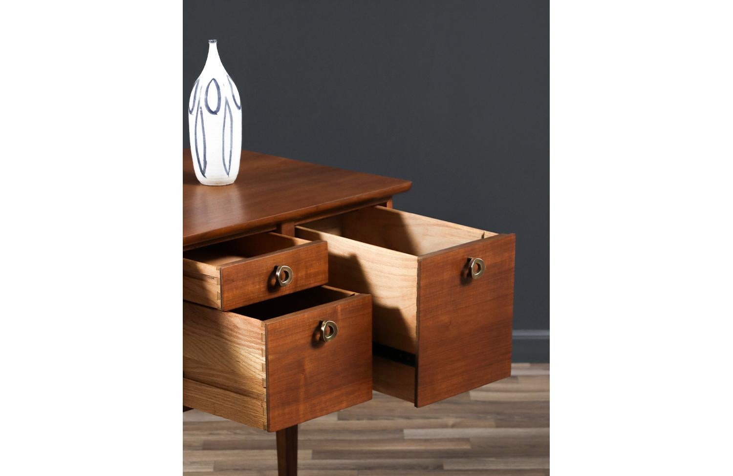 Laiton Kipp Stewart Writing Desk for Glenn of California en vente