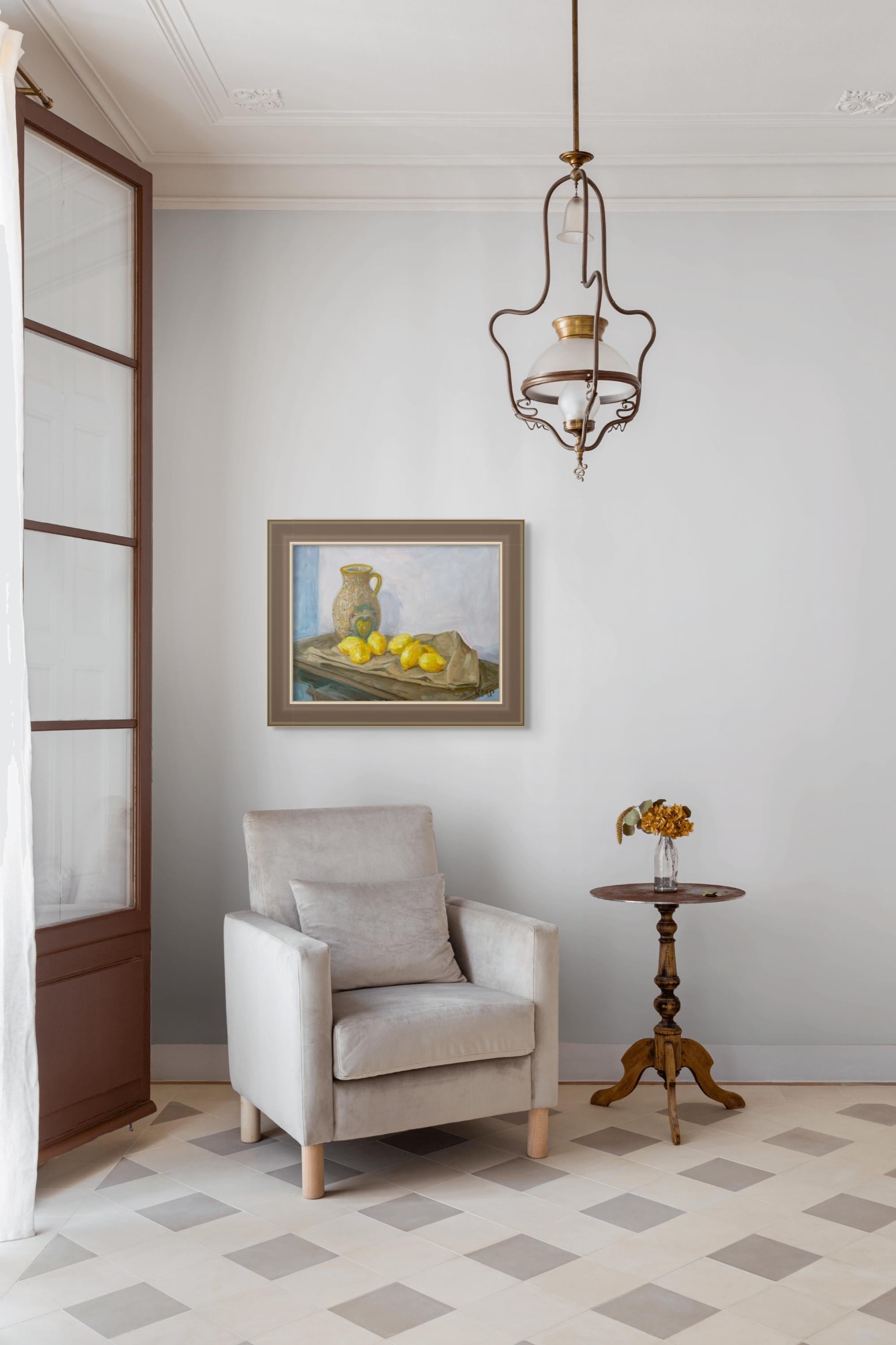 Limoni e brocca - Still-Life Painting Marrone di Kira Mountjoy-Pepka