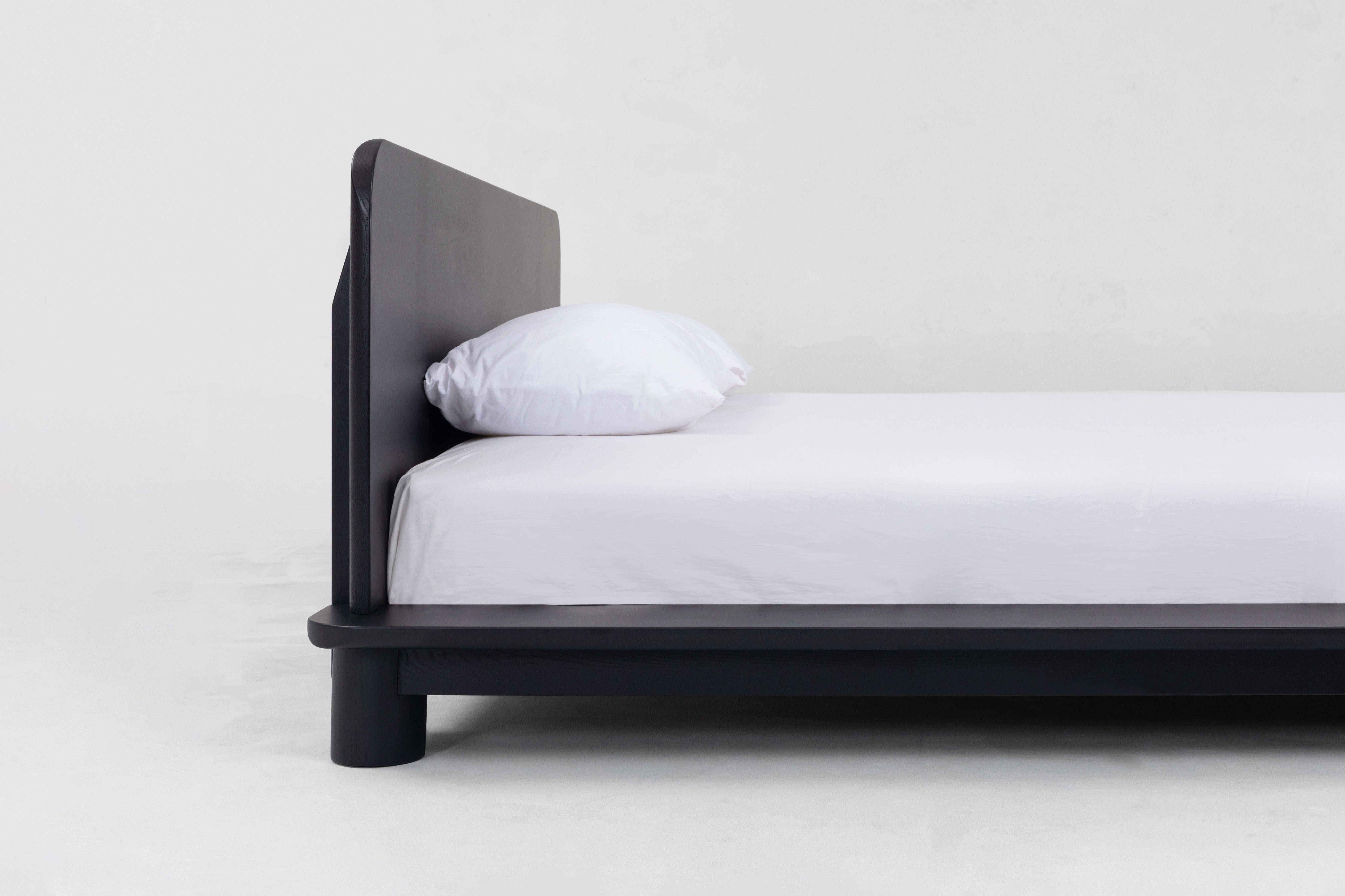 Kiral Bed, Minimalist Bed (Queen, King) For Sale 8