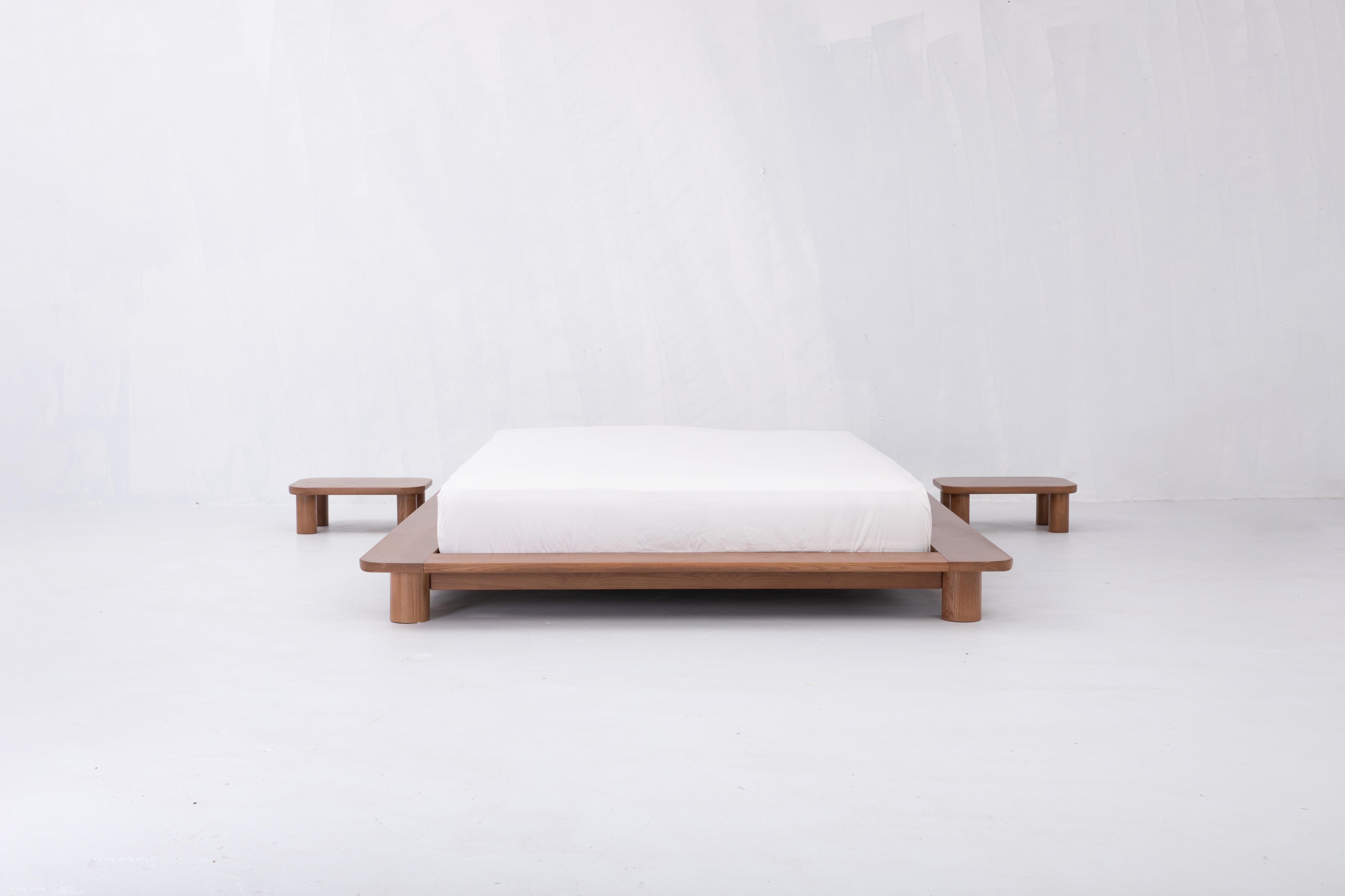 Mesilla de noche Kiral de Sun at Six, Siena, Mesa auxiliar minimalista de madera en venta 7