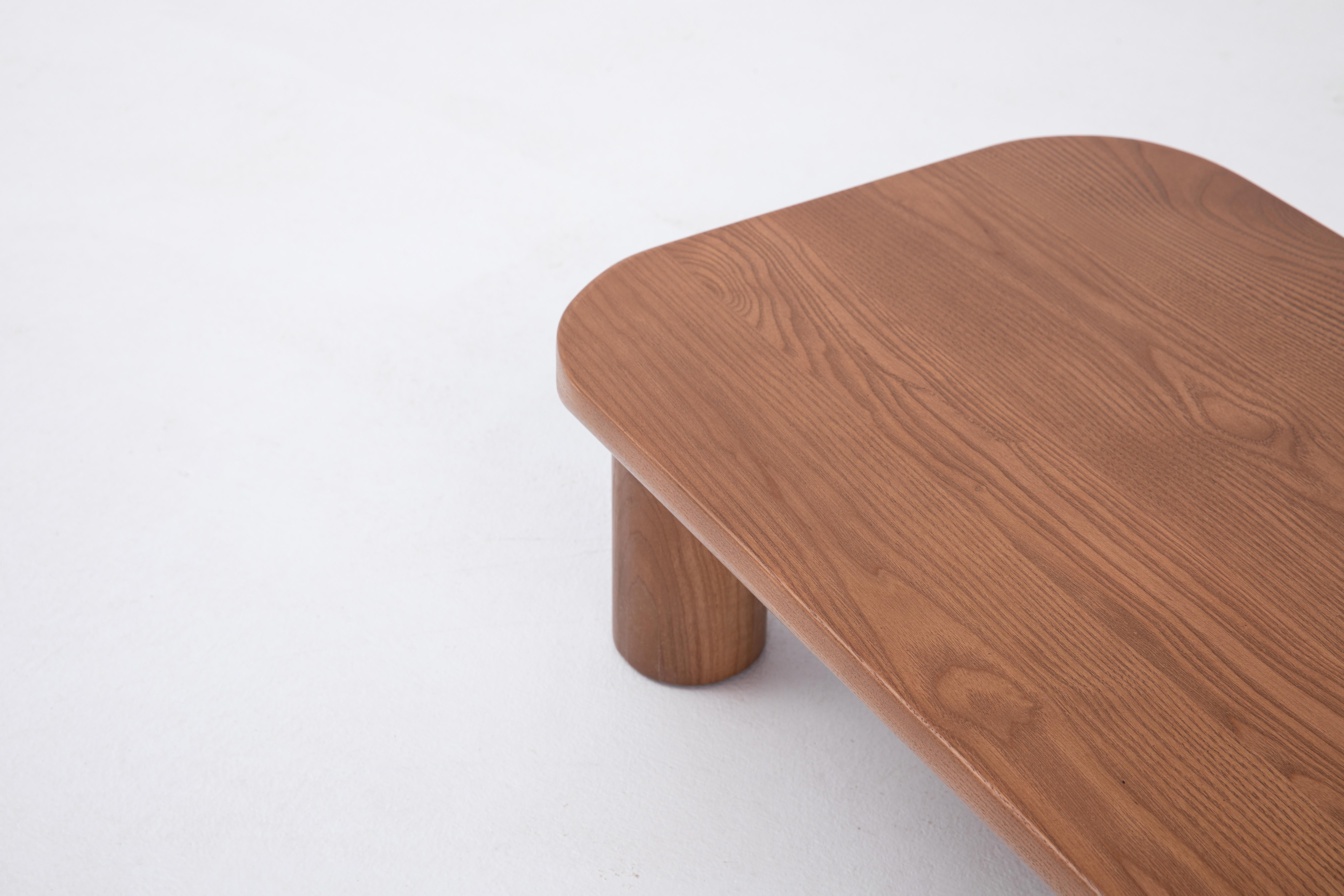Table de nuit Kiral par Sun at Six, Sienne, table d'appoint minimaliste en bois Neuf - En vente à San Jose, CA