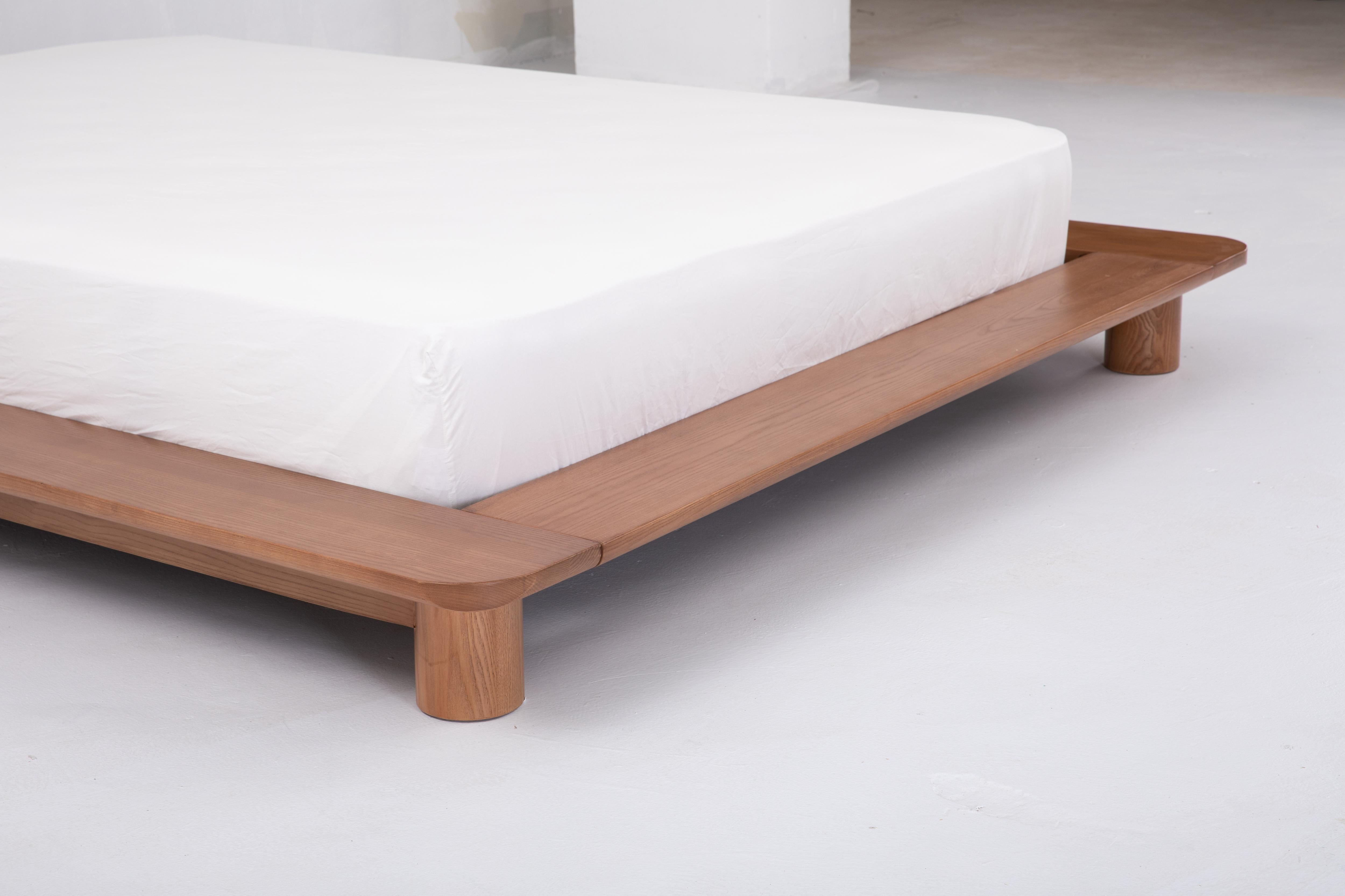 Kiral Platform Bed by Sun at Six, Minimalist Sienna Queen Bed in Wood In New Condition For Sale In San Jose, CA