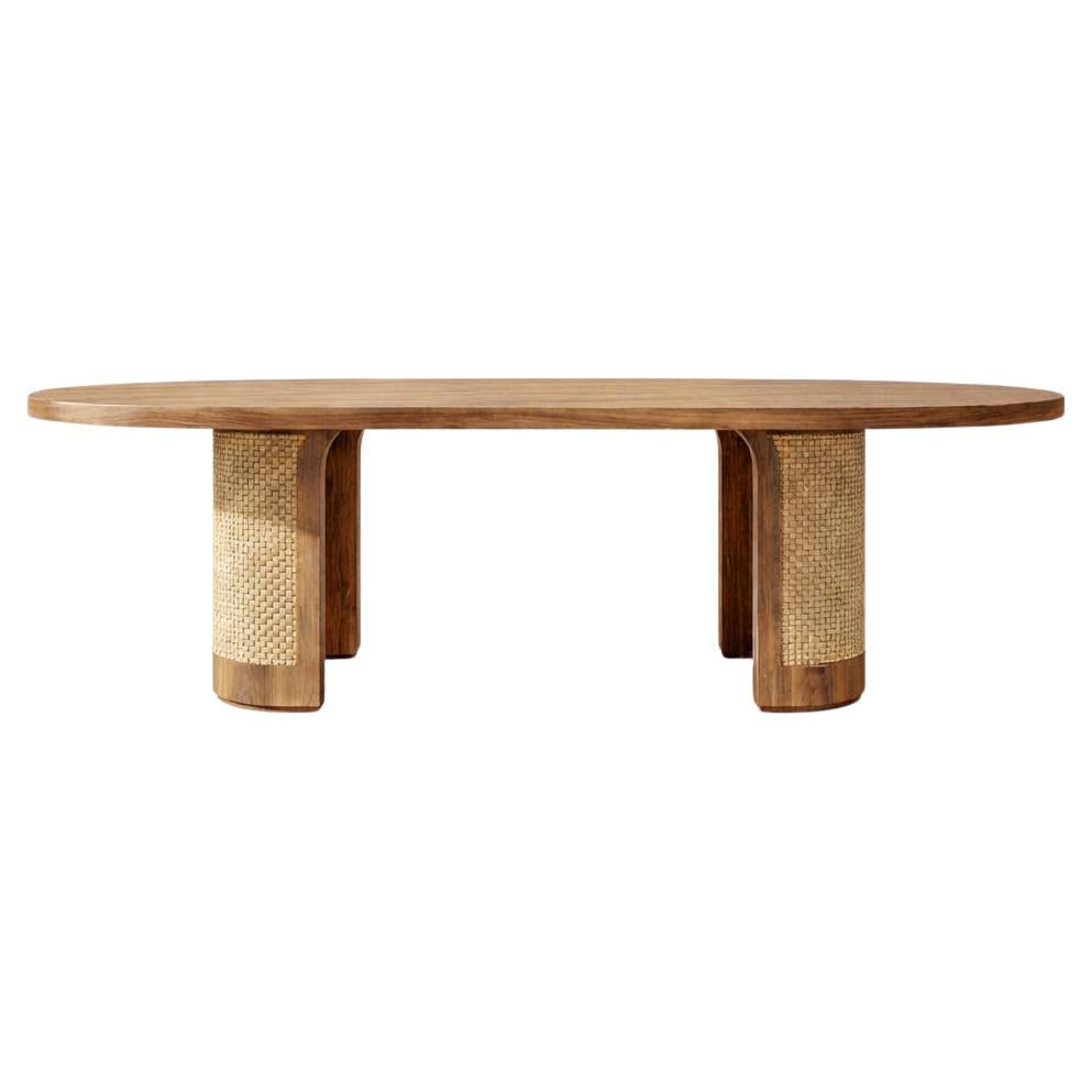 Kiri Dining Table – Sculptural Oval Dining Table in Oak