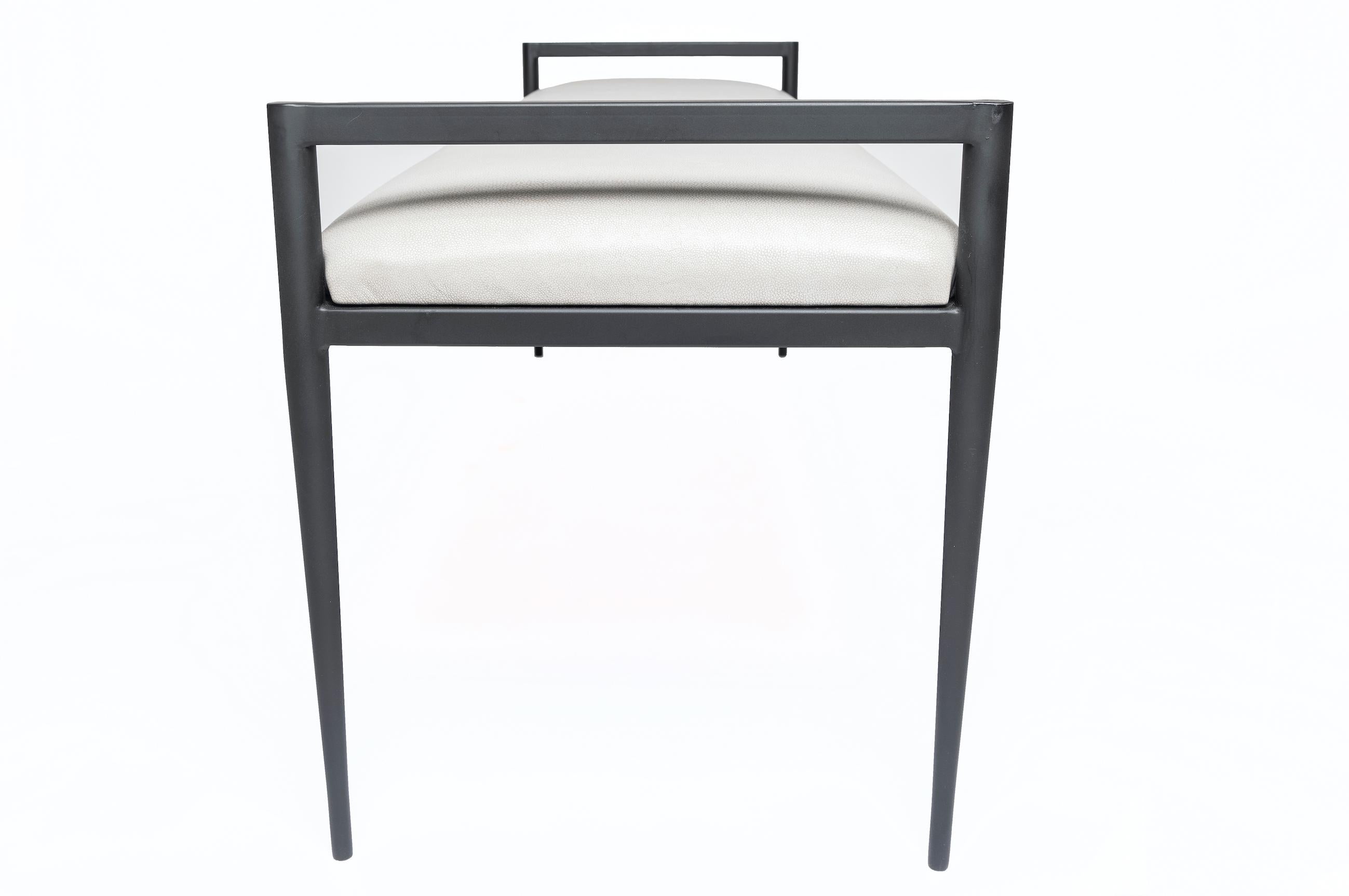 Banc Kirk Neuf - En vente à Carmel, CA
