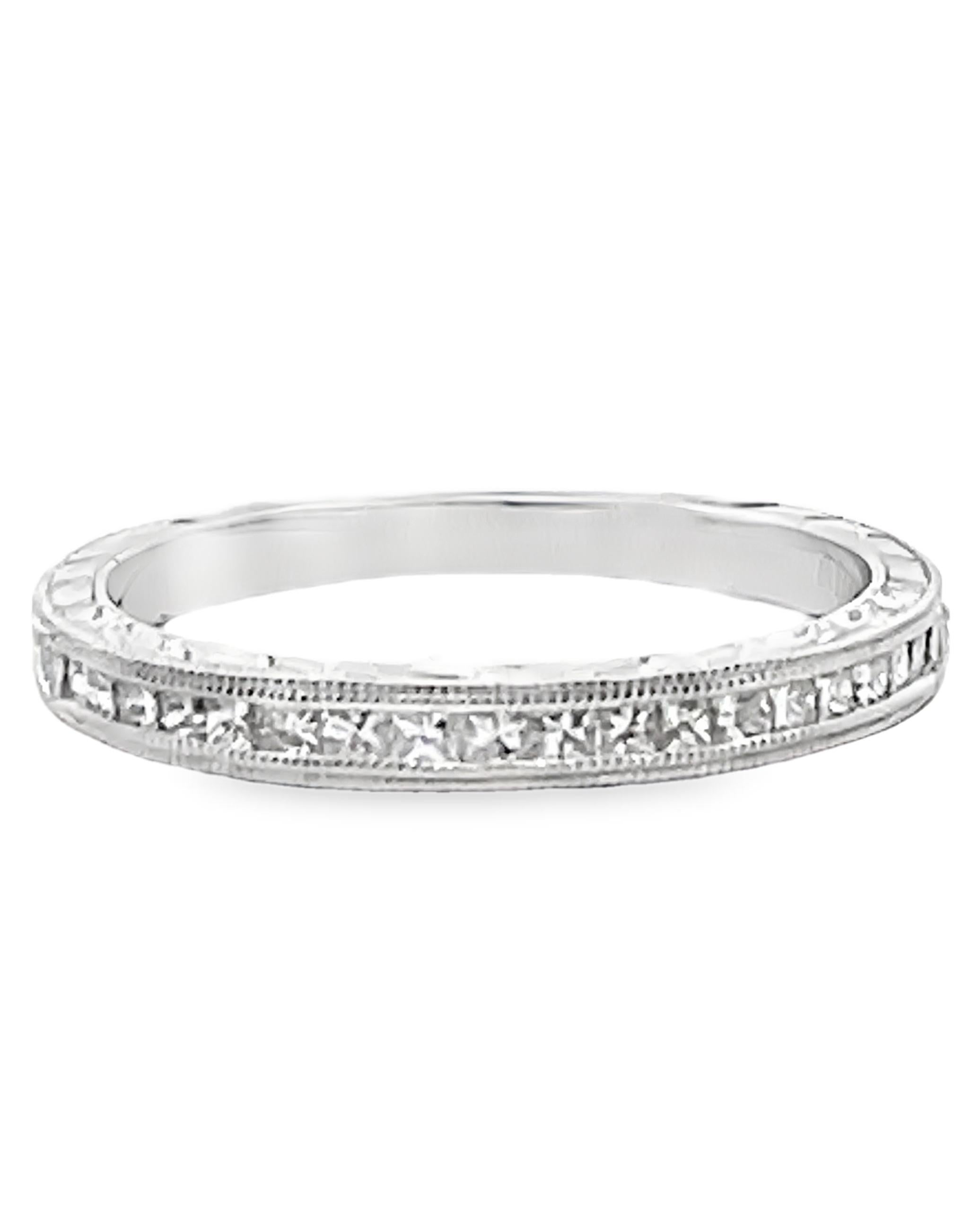 Kirk Kara SS6996-B Carmella Ring aus 18K Weißgold mit handgraviertem Blattmotiv (Zeitgenössisch) im Angebot