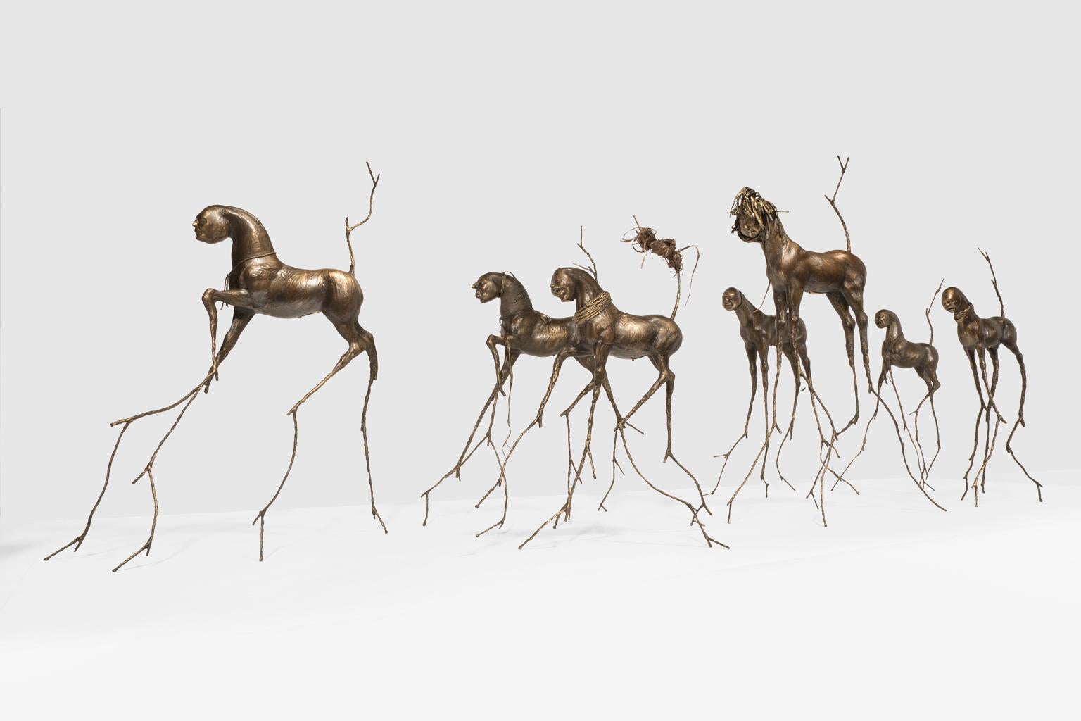 Sculpture figurative « Barkbud Herd » de Kirk Roda  en vente 3