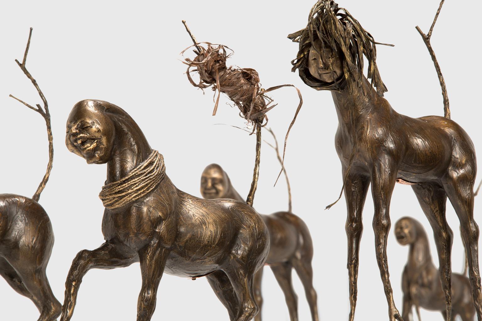Sculpture figurative « Barkbud Herd » de Kirk Roda  en vente 5