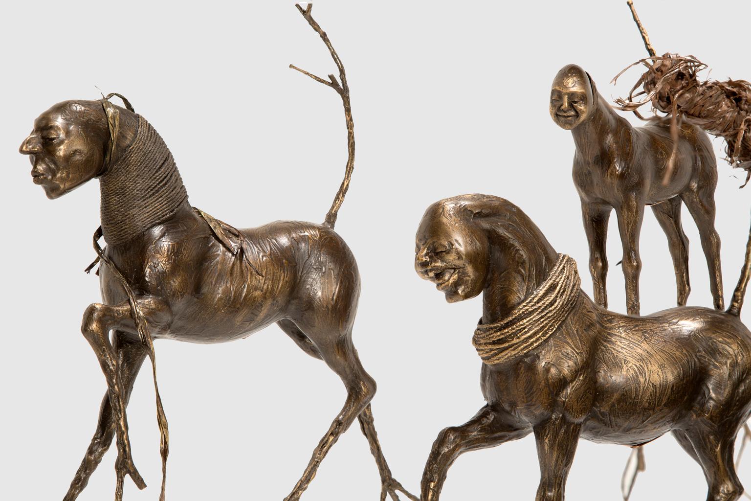 Sculpture figurative « Barkbud Herd » de Kirk Roda  en vente 6
