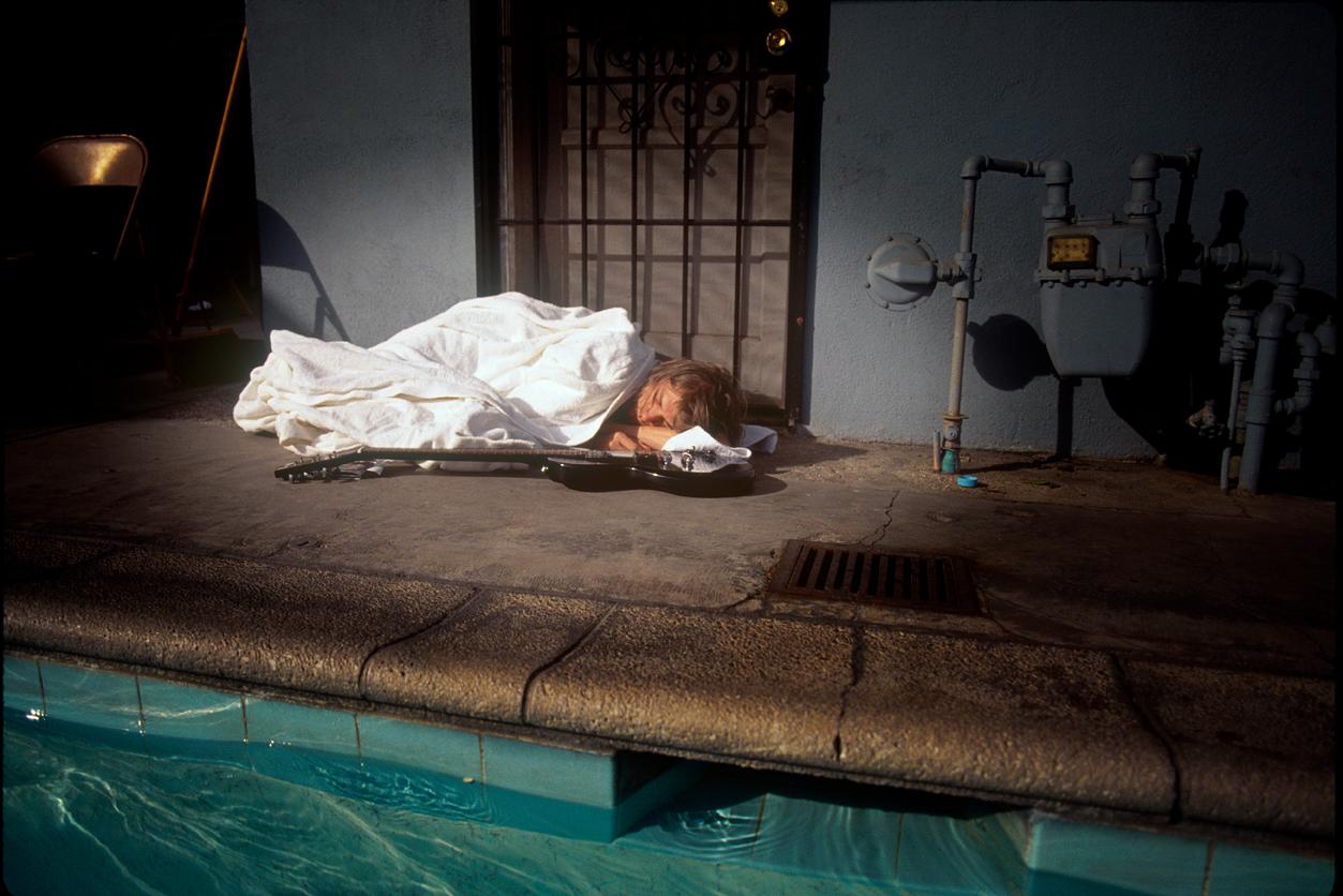 Kirk Weddle Color Photograph – Kurt Cobain von Nirvana Nevermind Schlafen