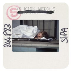 Kurt Cobain Sleeping Nirvana Nevermind, Original-Farb slide-Druck von Kirk Weddle